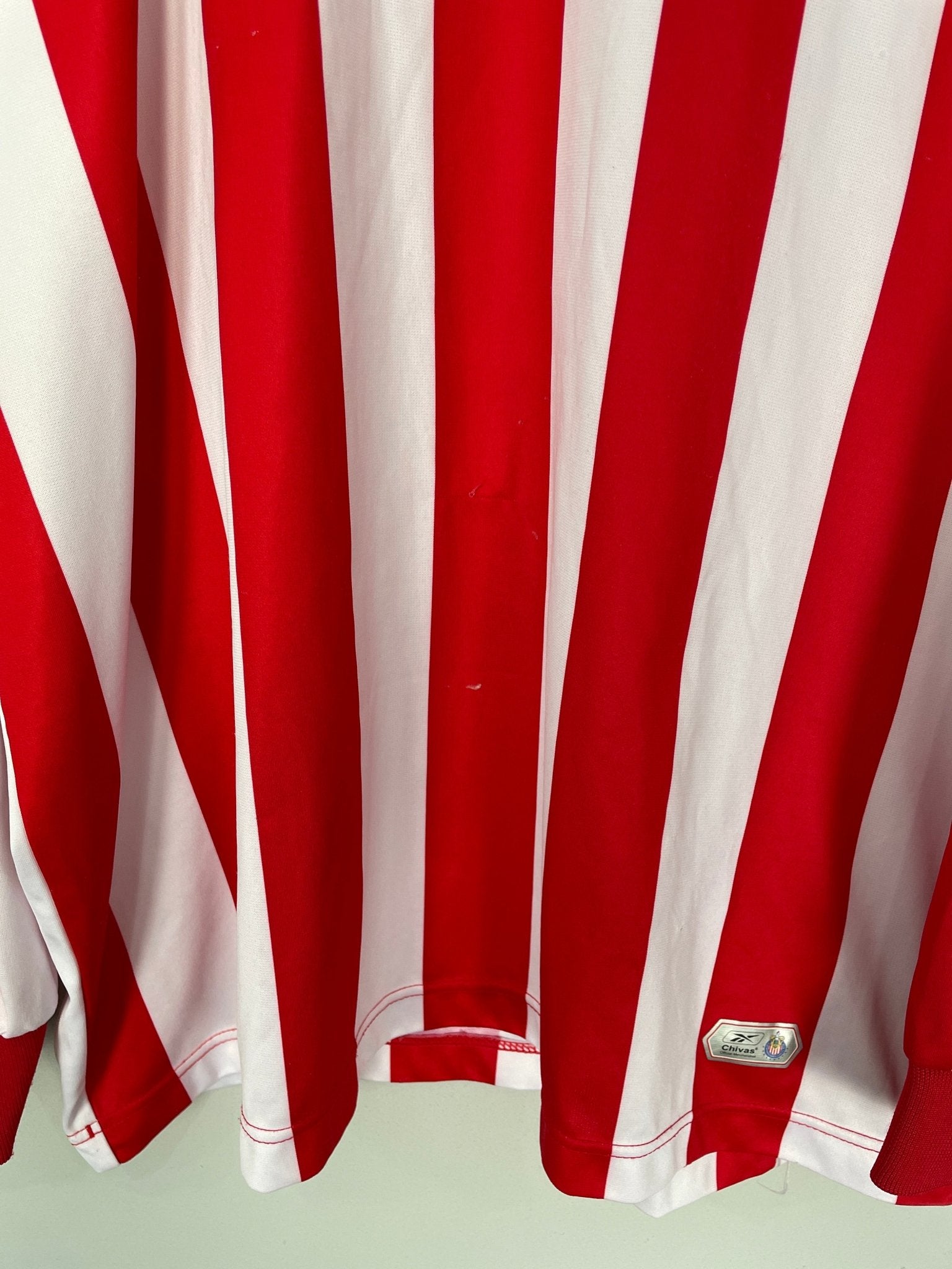 Shop 2004/05 CHIVAS GUADALAJARA L/S HOME SHIRT (XL) REEBOK, classic football shirts, vintage football shirts & retro soccer jerseys at Cult Kits