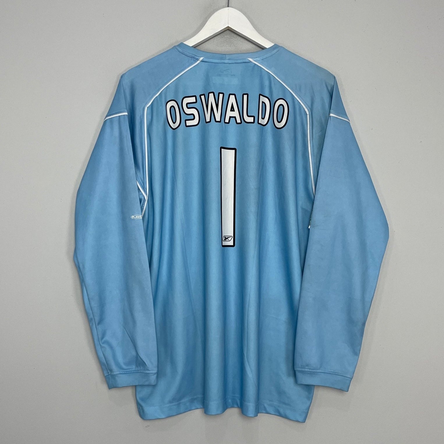 Shop 2004/05 CHIVAS GUADALAJARA OSWALDO #1 GK SHIRT (M) REEBOK, classic football shirts, vintage football shirts & retro soccer jerseys at Cult Kits