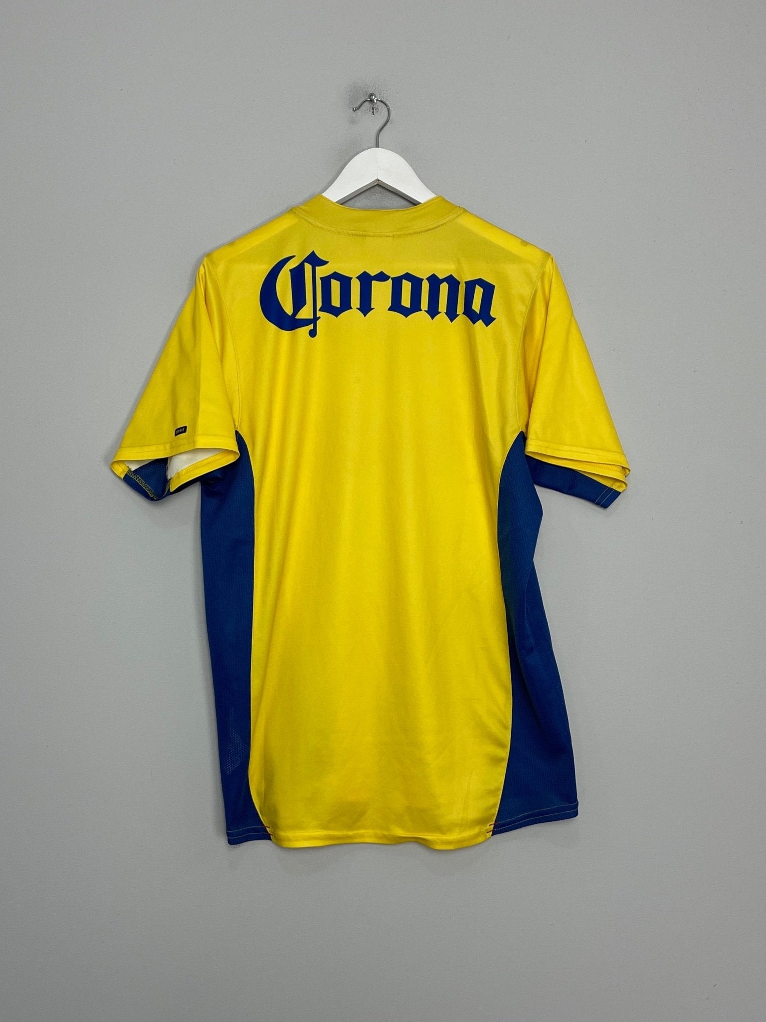 Shop 2004/05 CLUB AMERICA HOME SHIRT (L) NIKE, classic football shirts, vintage football shirts & retro soccer jerseys at Cult Kits
