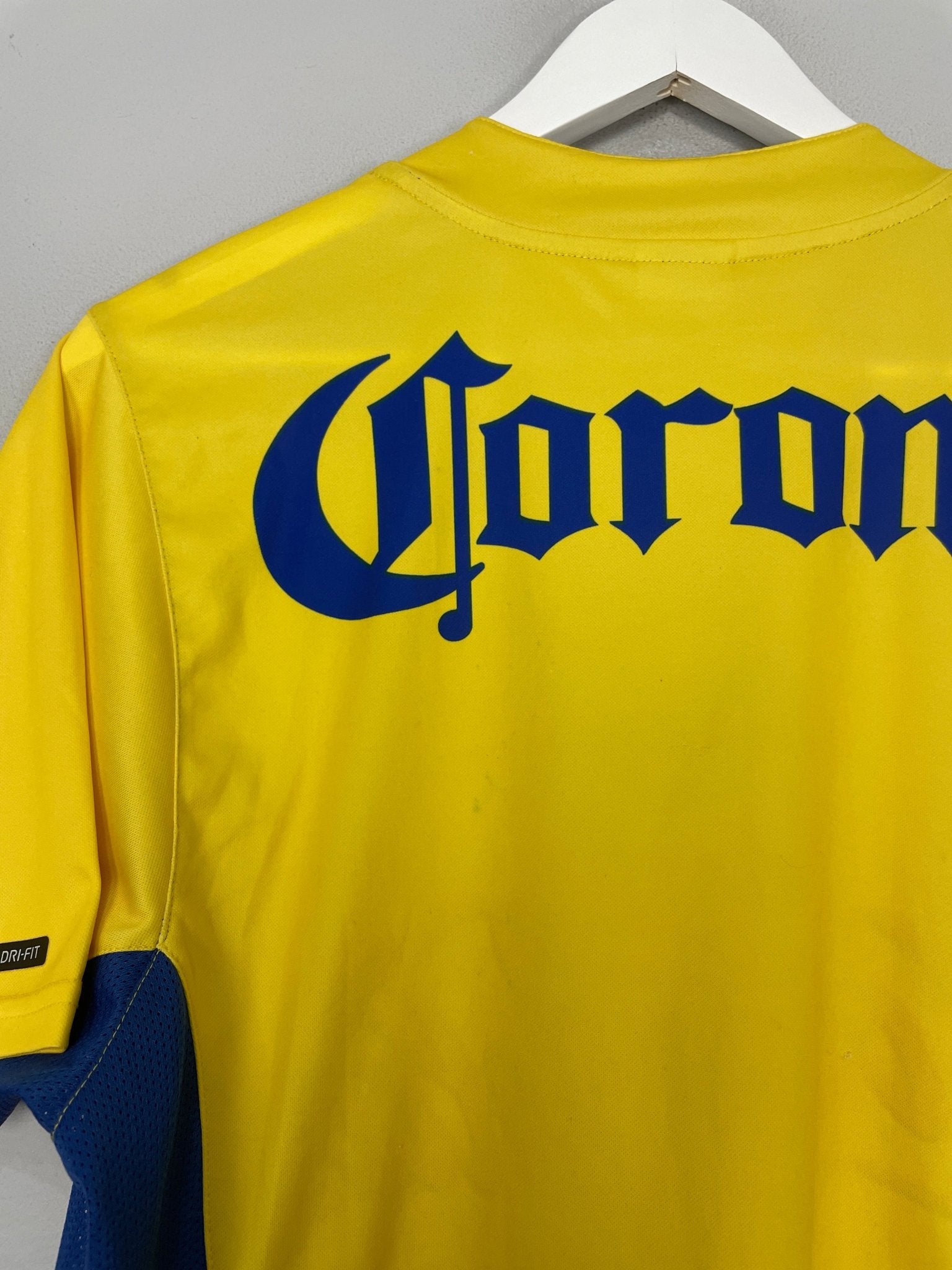 Shop 2004/05 CLUB AMERICA HOME SHIRT (M) NIKE, classic football shirts, vintage football shirts & retro soccer jerseys at Cult Kits