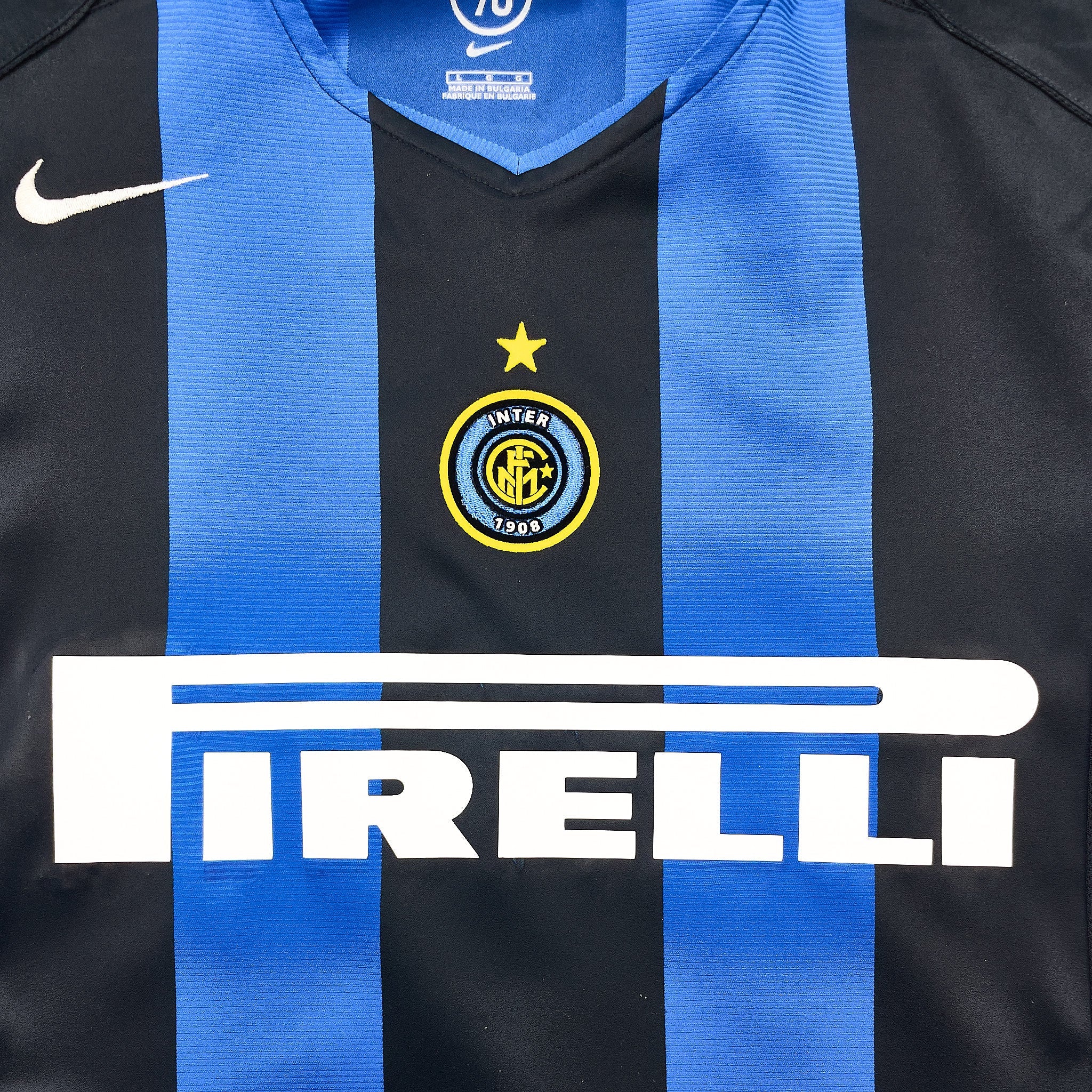 Buy 2004/05 Inter Milan Adriano 10 Home Shirt (L) Nike ~ Free worldwide shipping ~ Authentic Vintage Football Shirts from Cult Kits