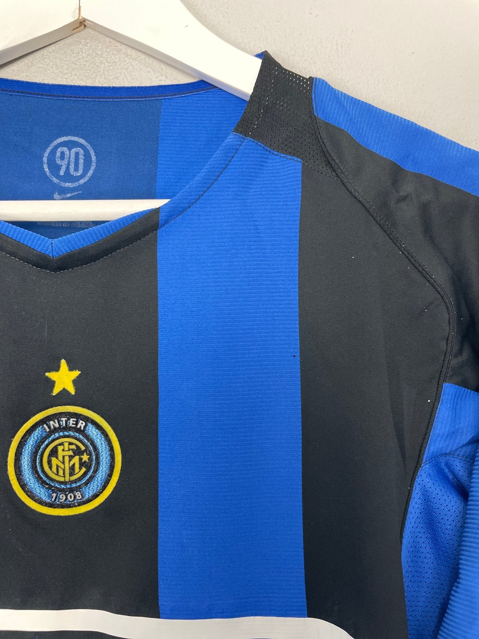 Shop 2004/05 INTER MILAN ADRIANO #10 HOME SHIRT (M) NIKE, classic football shirts, vintage football shirts & retro soccer jerseys at Cult Kits