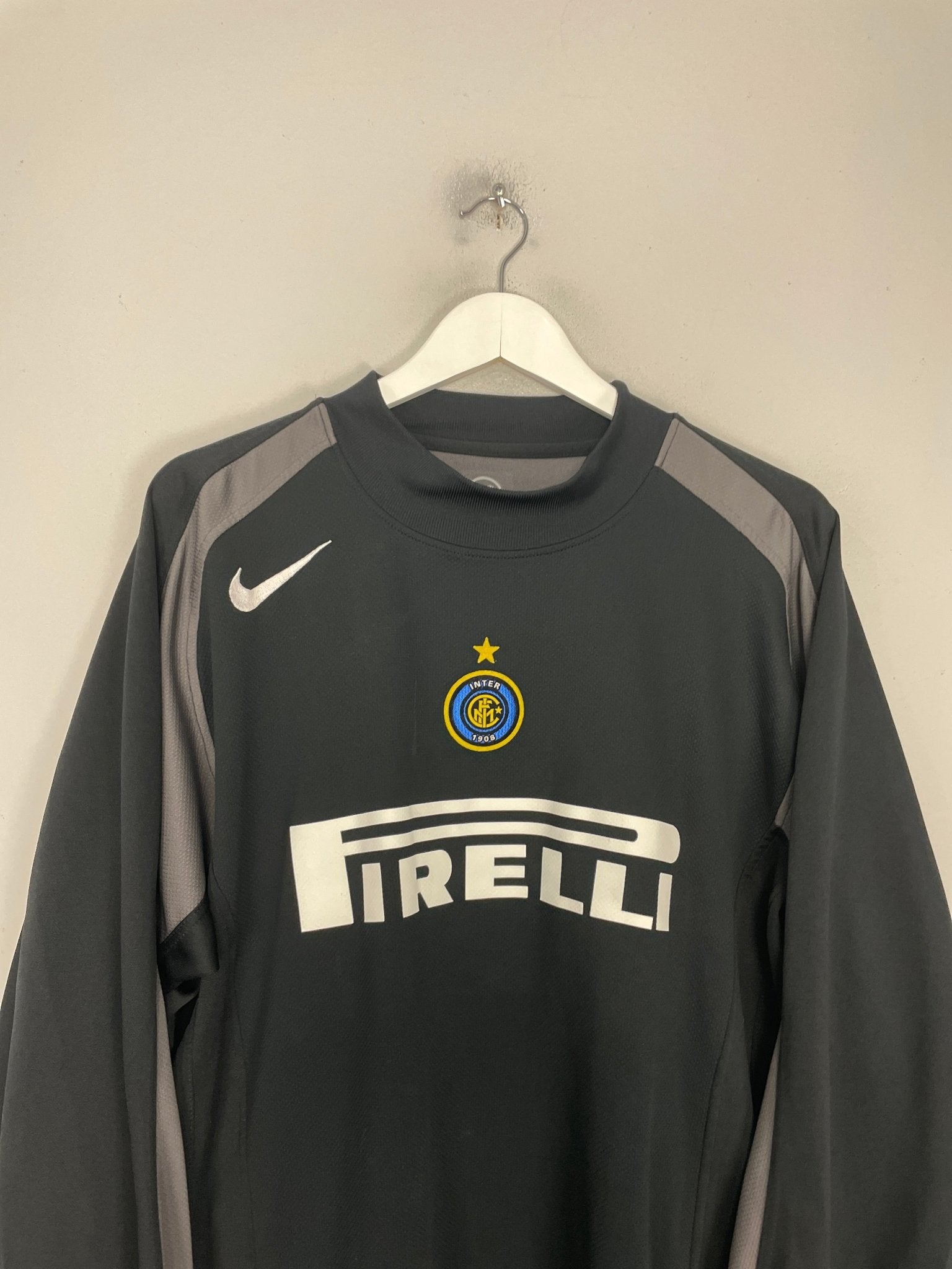 Shop 2004/05 INTER MILAN GK SHIRT (XXL) NIKE, classic football shirts, vintage football shirts & retro soccer jerseys at Cult Kits