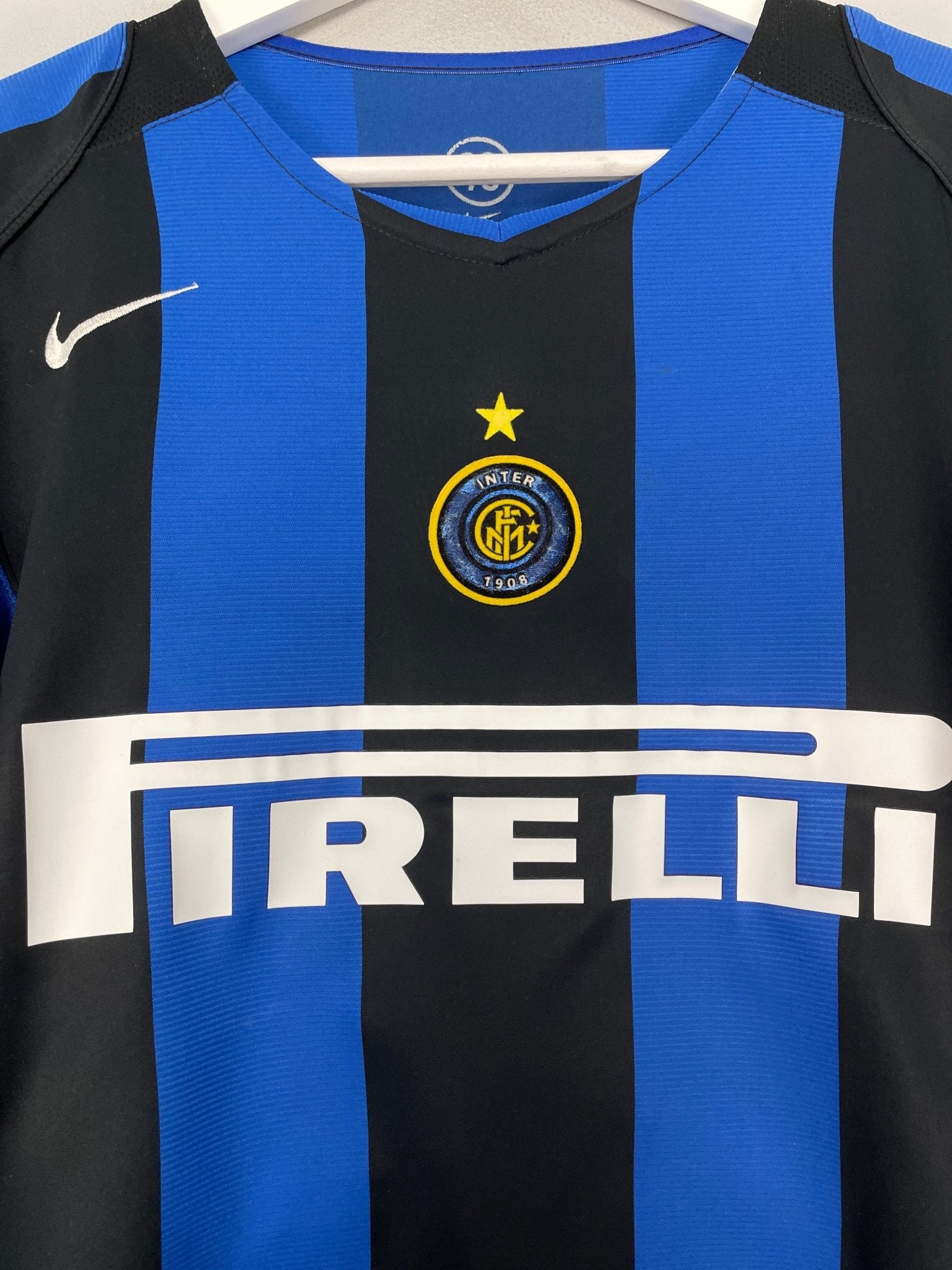 Shop 2004/05 INTER MILAN RECOBA #20 L/S HOME SHIRT (M) NIKE, classic football shirts, vintage football shirts & retro soccer jerseys at Cult Kits
