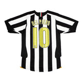 Buy 2004/05 Juventus Del Piero 10 Home Shirt (M) Nike ~ Free worldwide shipping ~ Authentic Vintage Football Shirts from Cult Kits