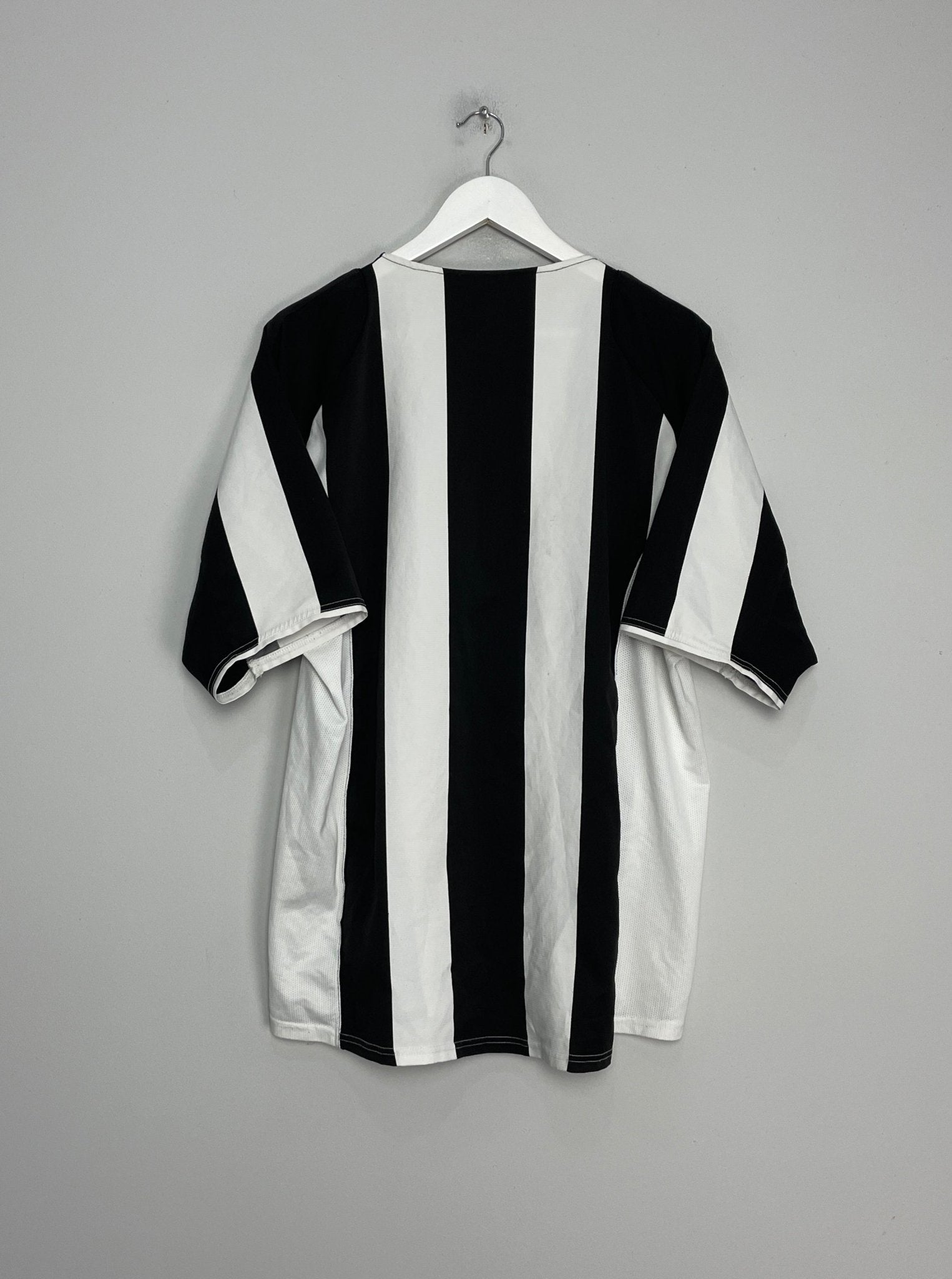 Shop 2004/05 JUVENTUS HOME SHIRT (XL) NIKE, classic football shirts, vintage football shirts & retro soccer jerseys at Cult Kits