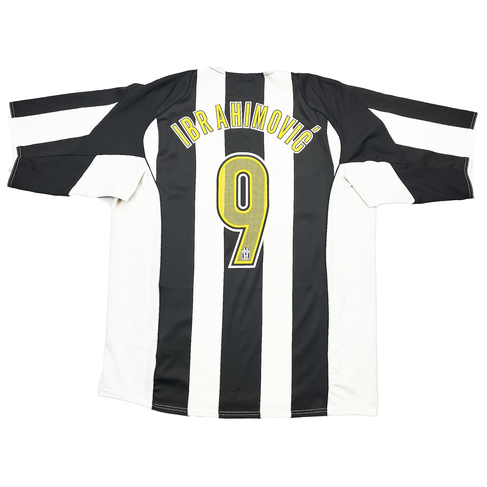 Buy 2004/05 Juventus Ibrahimovic 8 Home Shirt (XL) Nike ~ Free worldwide shipping ~ Authentic Vintage Football Shirts from Cult Kits