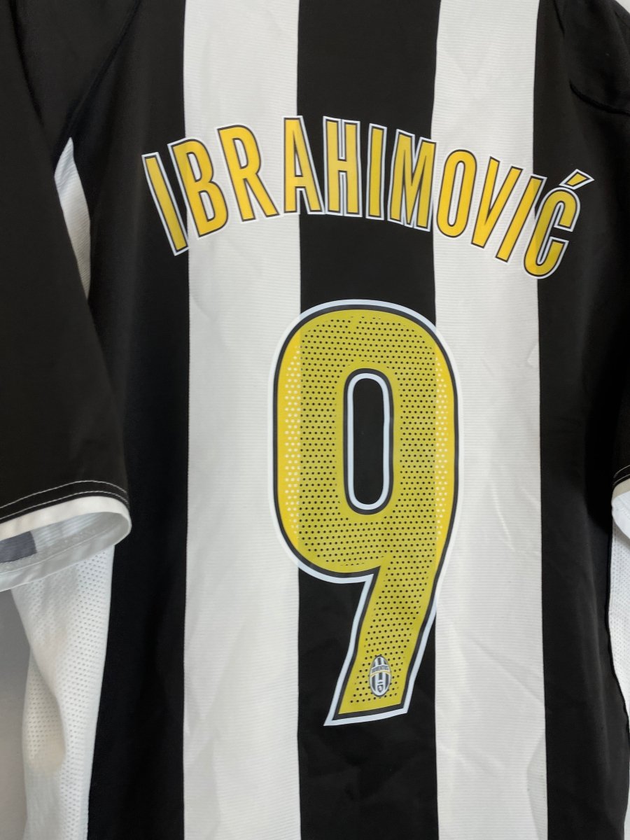 2004/05 JUVENTUS IBRAHIMOVIC 9 HOME SHIRT (M) NIKE - Cult Kits - Medium - Buy Vintage Football Shirts, Authentic Retro Football Shirts For Sale, Classic Football Shirts & Soccer Jersey