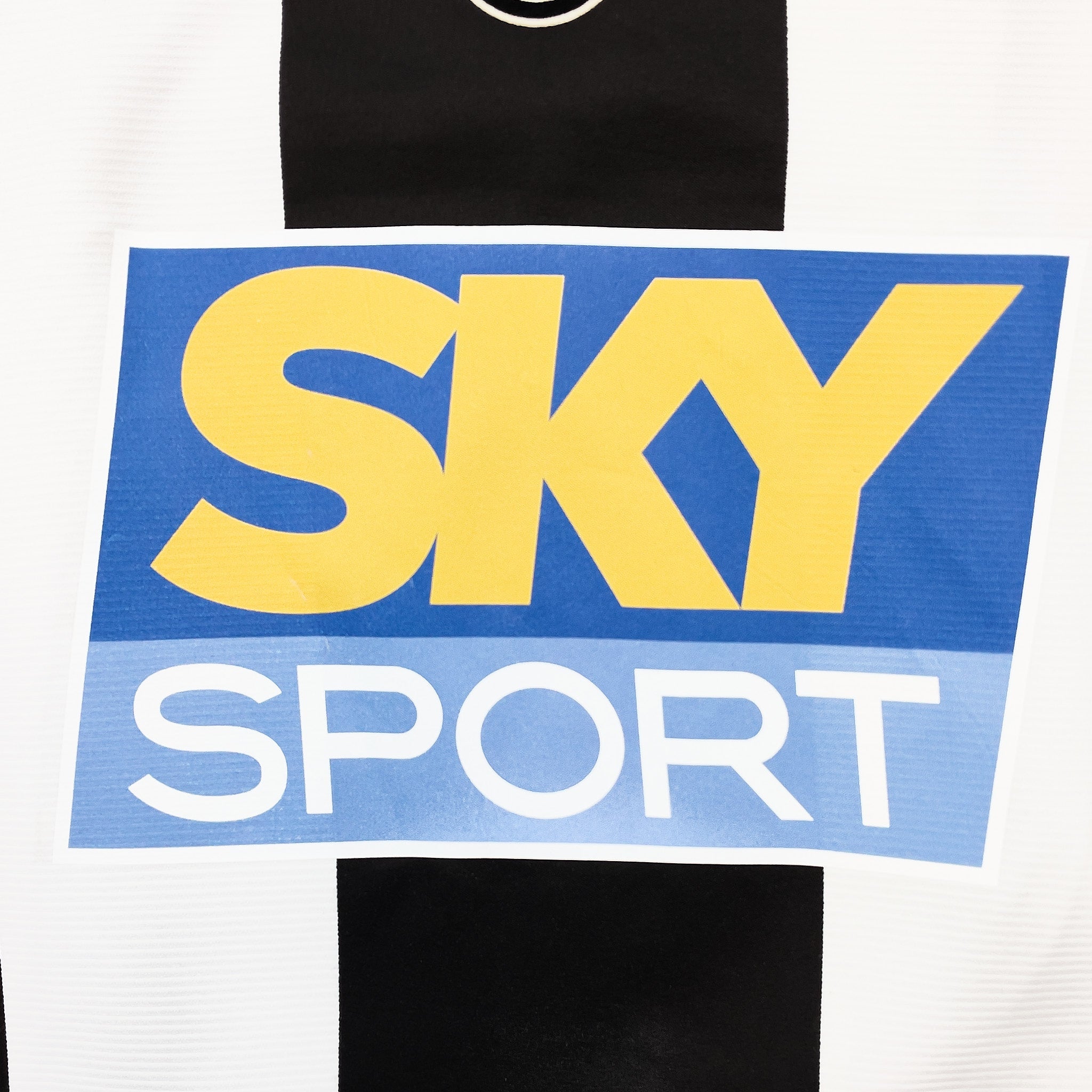 Buy 2004/05 Juventus Ibrahmiovic 9 L/S Home Shirt (XL) Nike ~ Free worldwide shipping ~ Authentic Vintage Football Shirts from Cult Kits