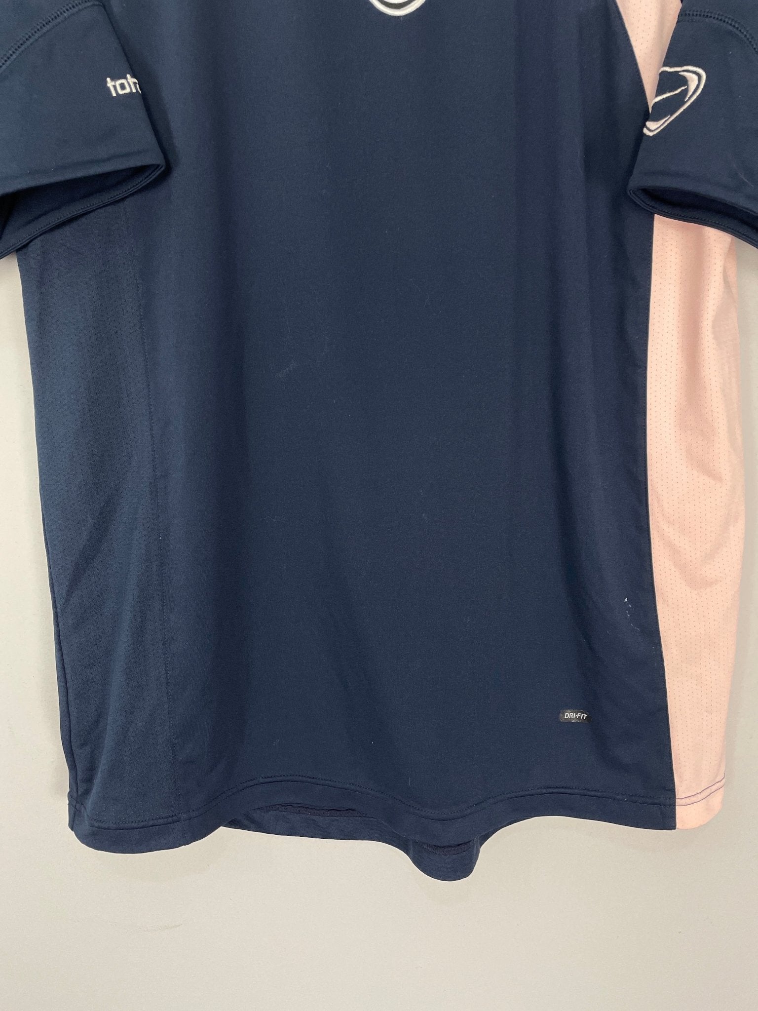 Shop 2004/05 JUVENTUS TRAINING SHIRT (XL) NIKE, classic football shirts, vintage football shirts & retro soccer jerseys at Cult Kits