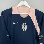 Shop 2004/05 JUVENTUS TRAINING SHIRT (XL) NIKE, classic football shirts, vintage football shirts & retro soccer jerseys at Cult Kits