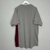 Shop 2004/05 MANCHESTER UNITED TRAINING SHIRT (XL) NIKE, classic football shirts, vintage football shirts & retro soccer jerseys at Cult Kits