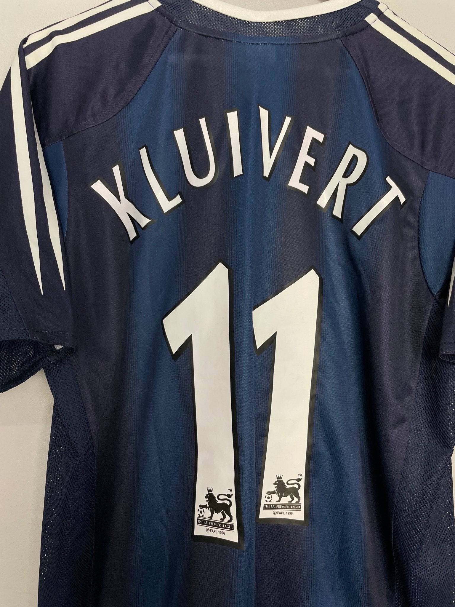 Shop 2004/05 NEWCASTLE UNITED KLUIVERT #11 AWAY SHIRT (M) ADIDAS, classic football shirts, vintage football shirts & retro soccer jerseys at Cult Kits