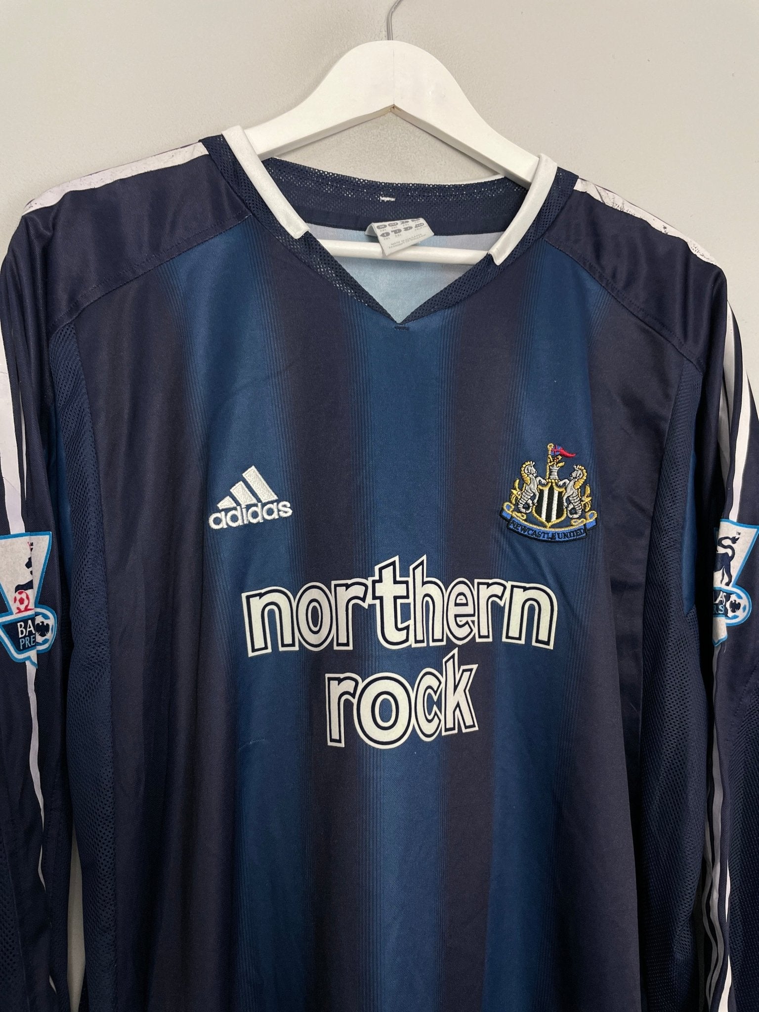 Shop 2004/05 NEWCASTLE UNITED OWEN #10 L/S AWAY SHIRT (XXL) ADIDAS, classic football shirts, vintage football shirts & retro soccer jerseys at Cult Kits