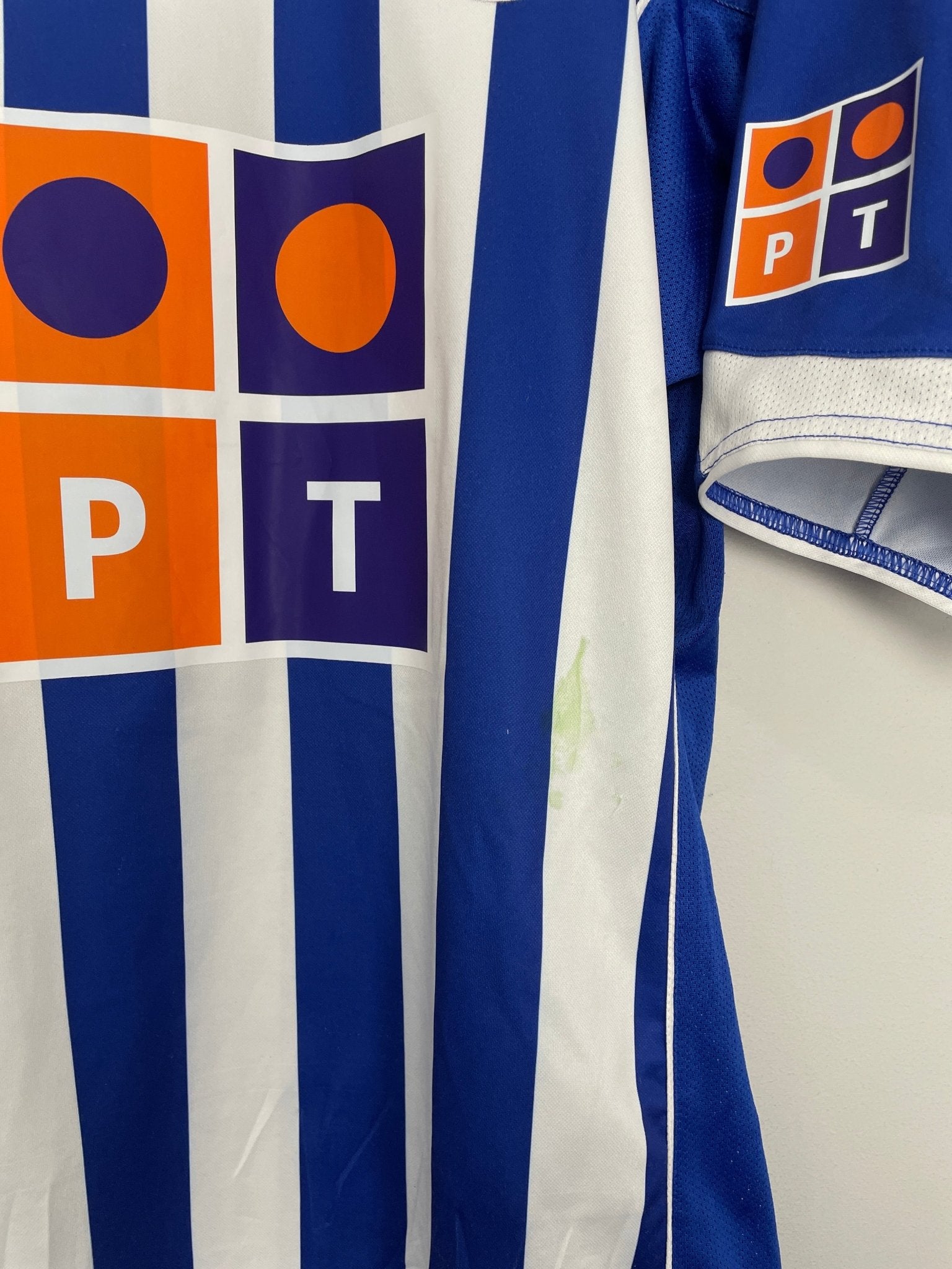 Shop 2004/05 PORTO HOME SHIRT (XL) NIKE, classic football shirts, vintage football shirts & retro soccer jerseys at Cult Kits