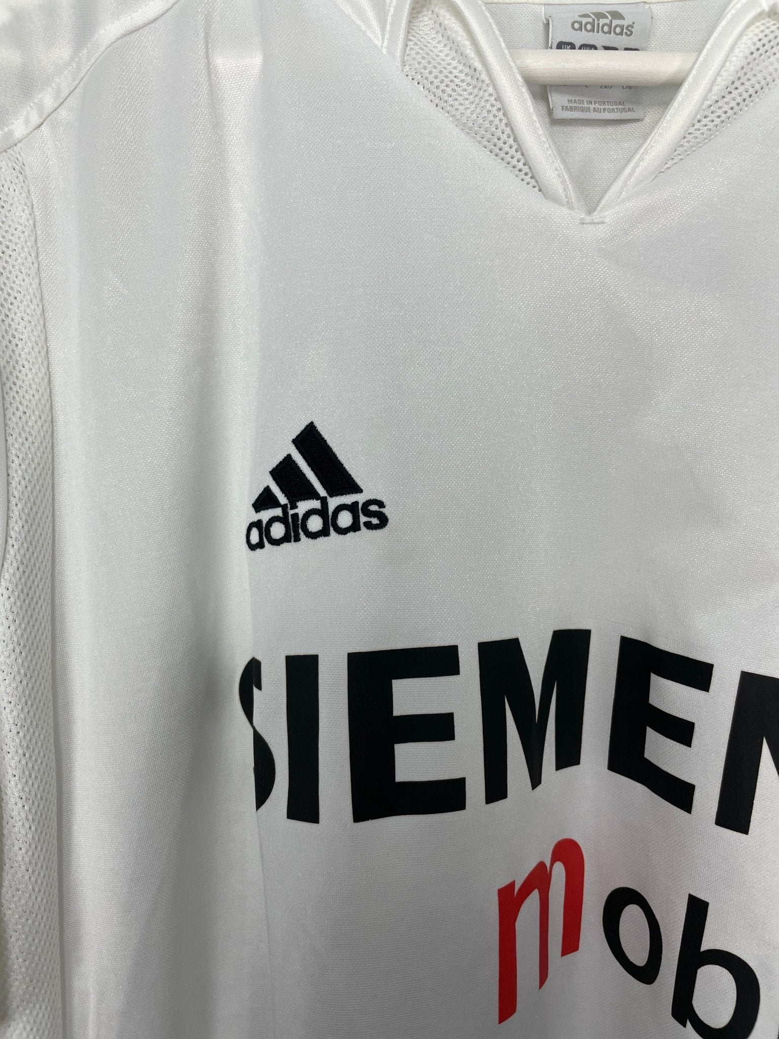 Shop 2004/05 REAL MADRID BECKHAM #23 HOME SHIRT (L) ADIDAS, classic football shirts, vintage football shirts & retro soccer jerseys at Cult Kits