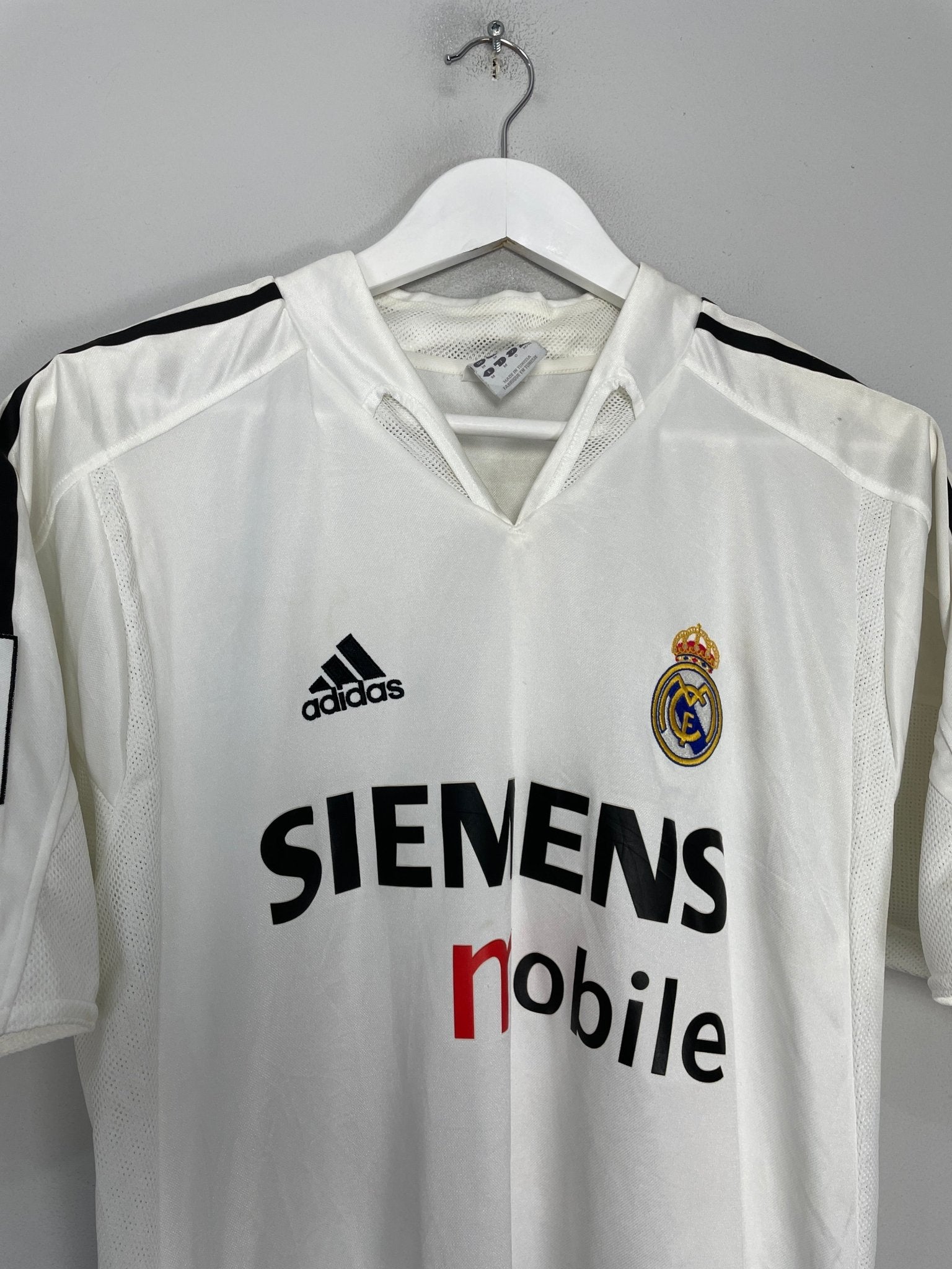 Shop 2004/05 REAL MADRID BECKHAM #23 HOME SHIRT (M) ADIDAS, classic football shirts, vintage football shirts & retro soccer jerseys at Cult Kits