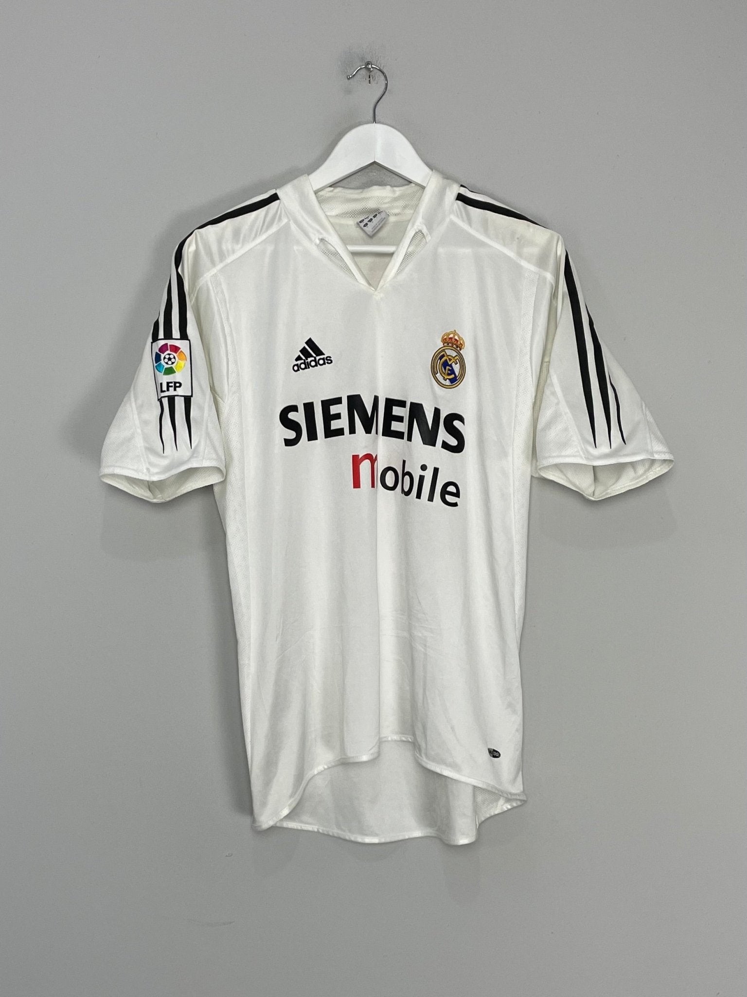 Shop 2004/05 REAL MADRID BECKHAM #23 HOME SHIRT (M) ADIDAS, classic football shirts, vintage football shirts & retro soccer jerseys at Cult Kits