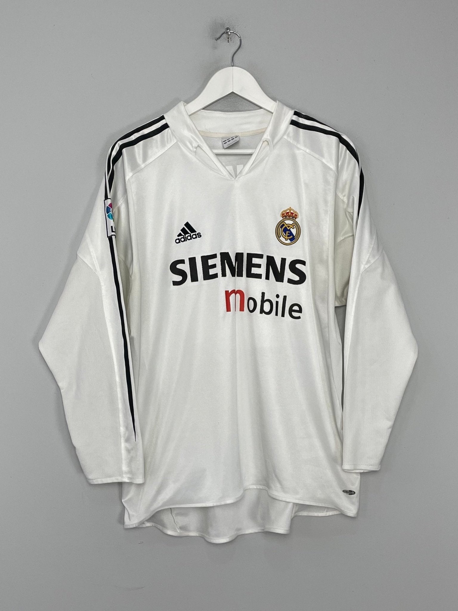 Shop 2004/05 REAL MADRID BECKHAM #23 L/S HOME SHIRT (L) ADIDAS, classic football shirts, vintage football shirts & retro soccer jerseys at Cult Kits