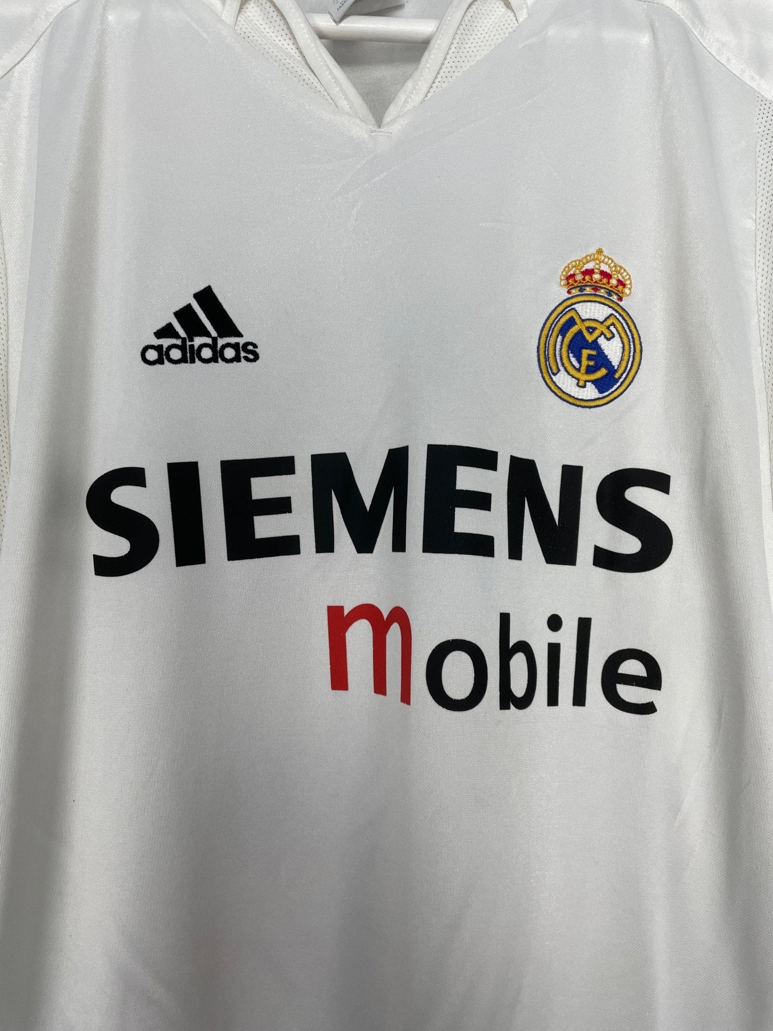 Shop 2004/05 REAL MADRID BECKHAM #23 L/S HOME SHIRT (M) ADIDAS, classic football shirts, vintage football shirts & retro soccer jerseys at Cult Kits