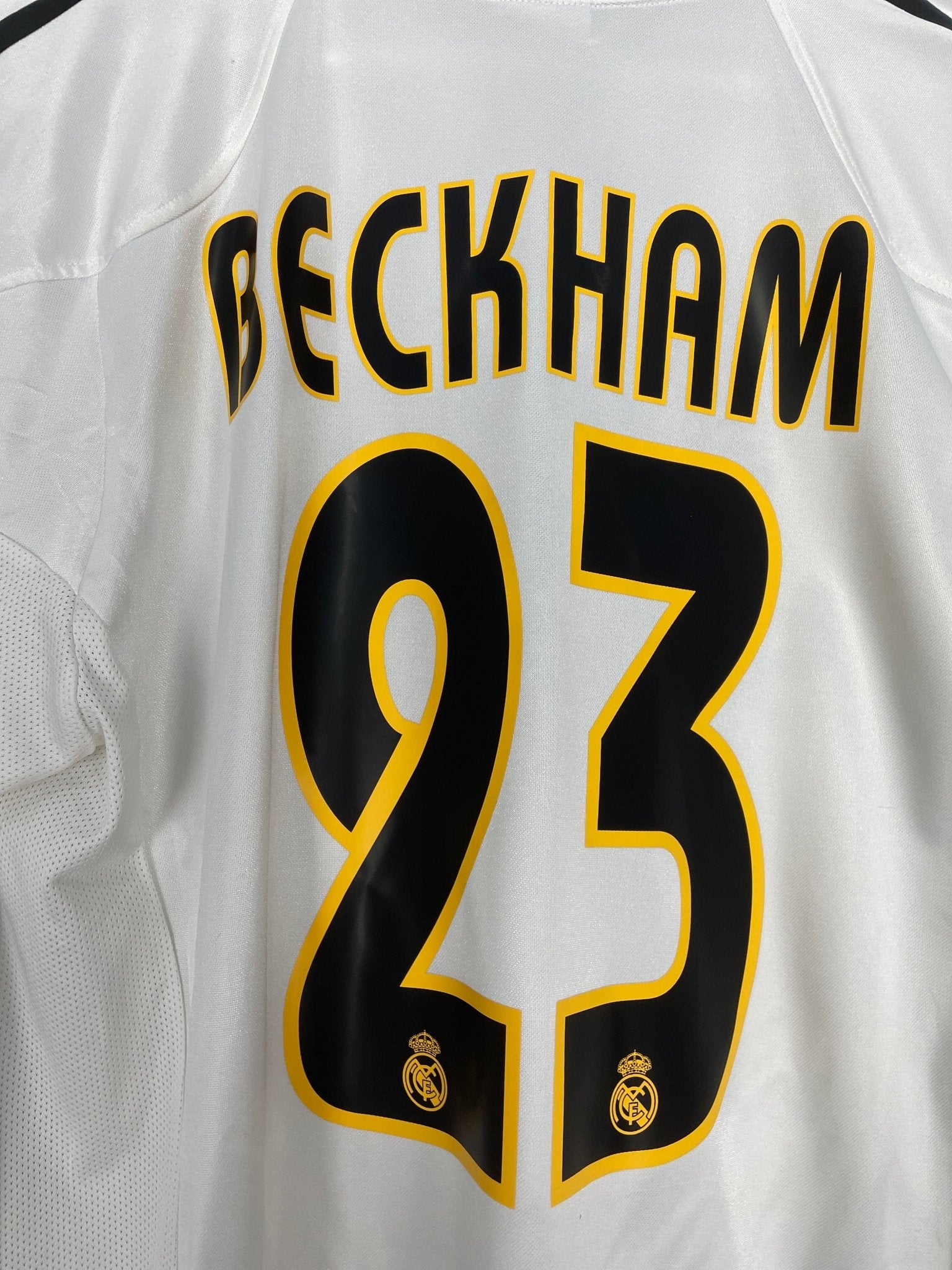 Shop 2004/05 REAL MADRID BECKHAM #23 L/S HOME SHIRT (M) ADIDAS, classic football shirts, vintage football shirts & retro soccer jerseys at Cult Kits