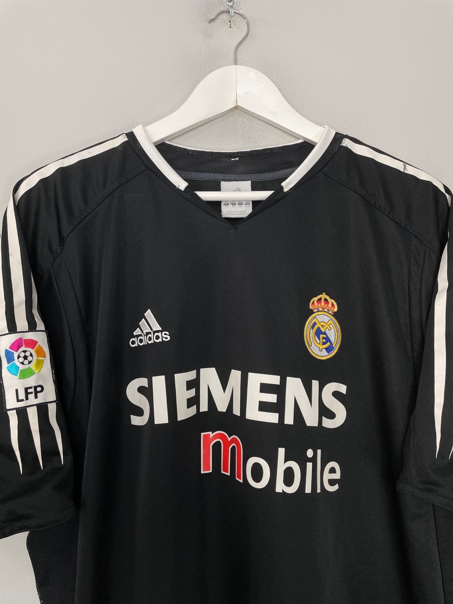 Shop 2004/05 REAL MADRID R.CARLOS #3 AWAY SHIRT (XL) ADIDAS, classic football shirts, vintage football shirts & retro soccer jerseys at Cult Kits