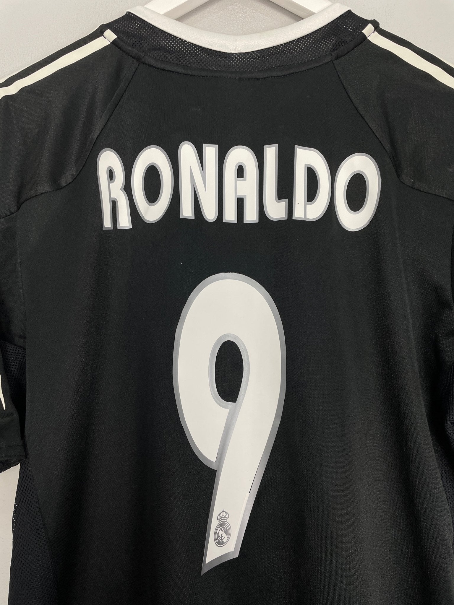 Shop 2004/05 REAL MADRID RONALDO #9 AWAY SHIRT (L) ADIDAS, classic football shirts, vintage football shirts & retro soccer jerseys at Cult Kits