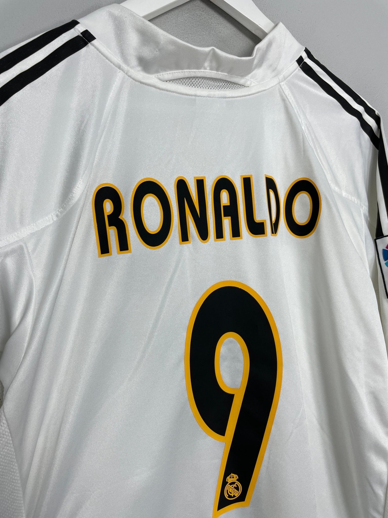 Shop 2004/05 REAL MADRID RONALDO #9 HOME SHIRT (L) ADIDAS, classic football shirts, vintage football shirts & retro soccer jerseys at Cult Kits
