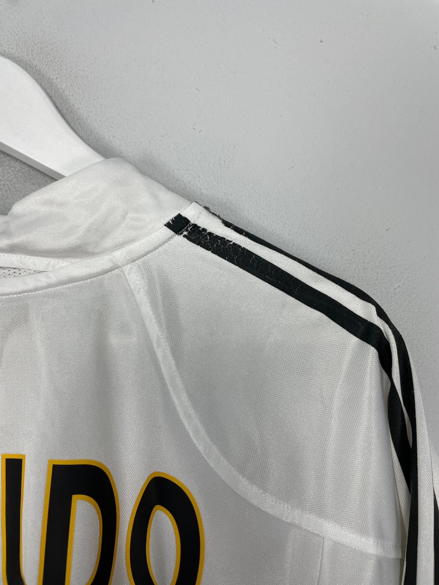 Shop 2004/05 REAL MADRID RONALDO #9 L/S C/L HOME SHIRT (L) ADIDAS, classic football shirts, vintage football shirts & retro soccer jerseys at Cult Kits