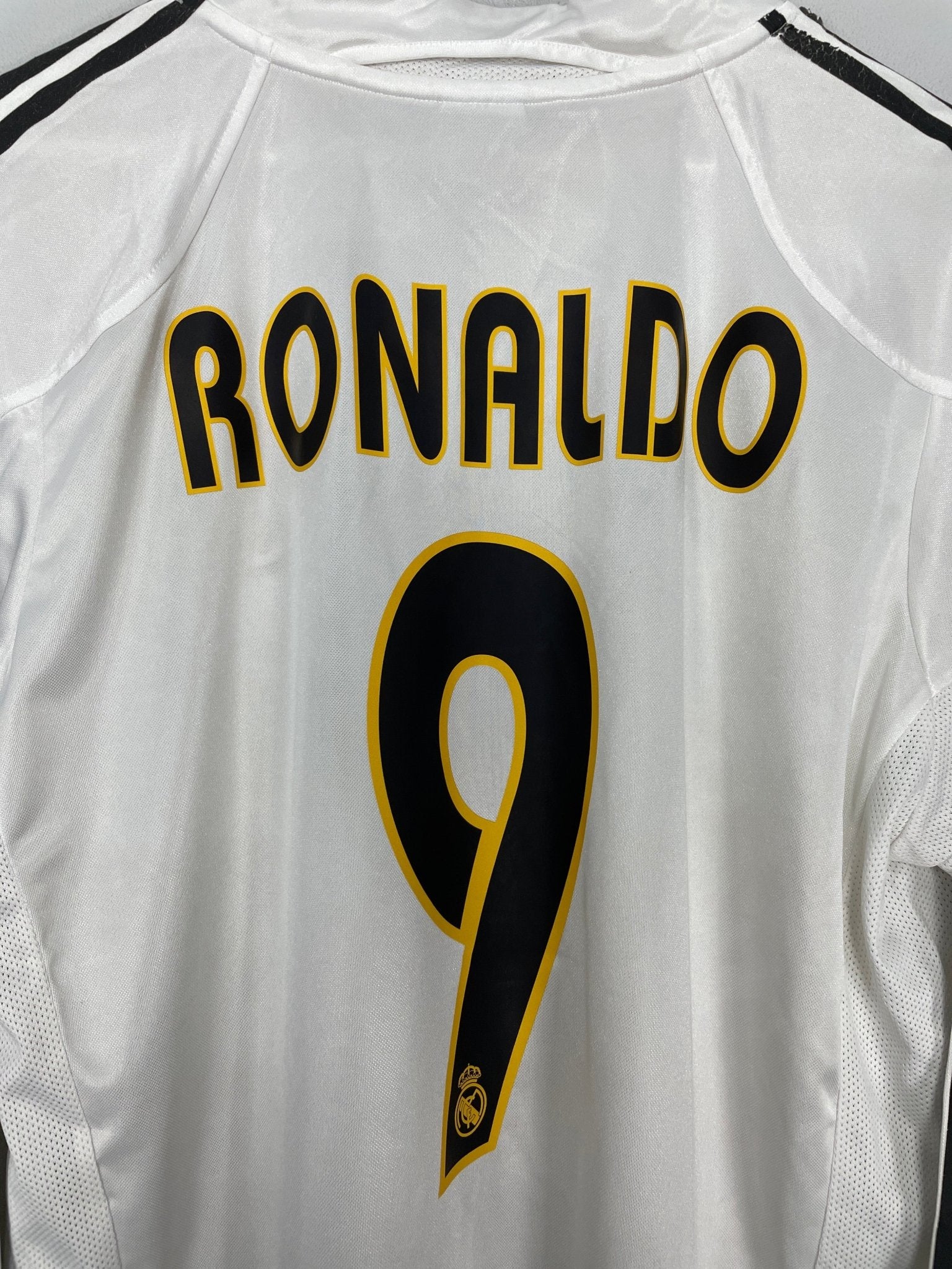 Shop 2004/05 REAL MADRID RONALDO #9 L/S C/L HOME SHIRT (L) ADIDAS, classic football shirts, vintage football shirts & retro soccer jerseys at Cult Kits