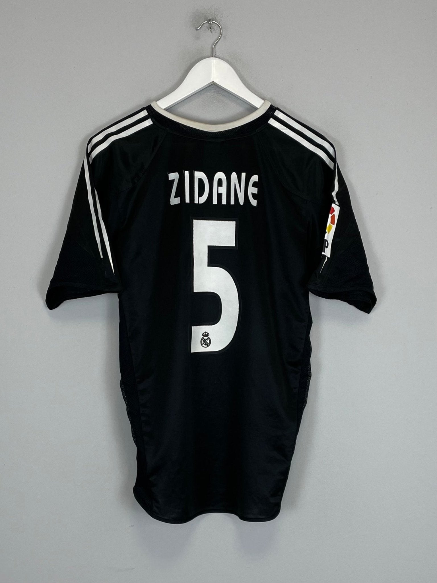 Shop 2004/05 REAL MADRID ZIDANE #5 AWAY SHIRT (M) ADIDAS, classic football shirts, vintage football shirts & retro soccer jerseys at Cult Kits