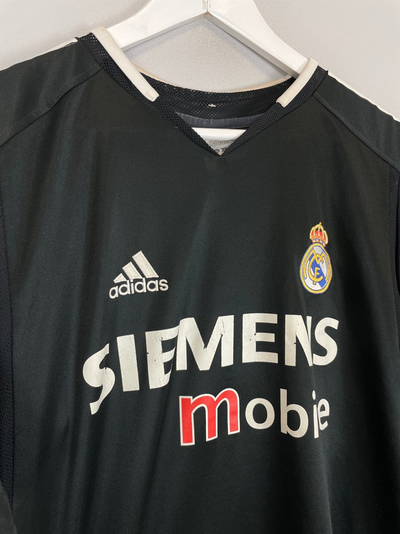 Shop 2004/05 REAL MADRID ZIDANE #5 AWAY SHIRT (M) ADIDAS, classic football shirts, vintage football shirts & retro soccer jerseys at Cult Kits