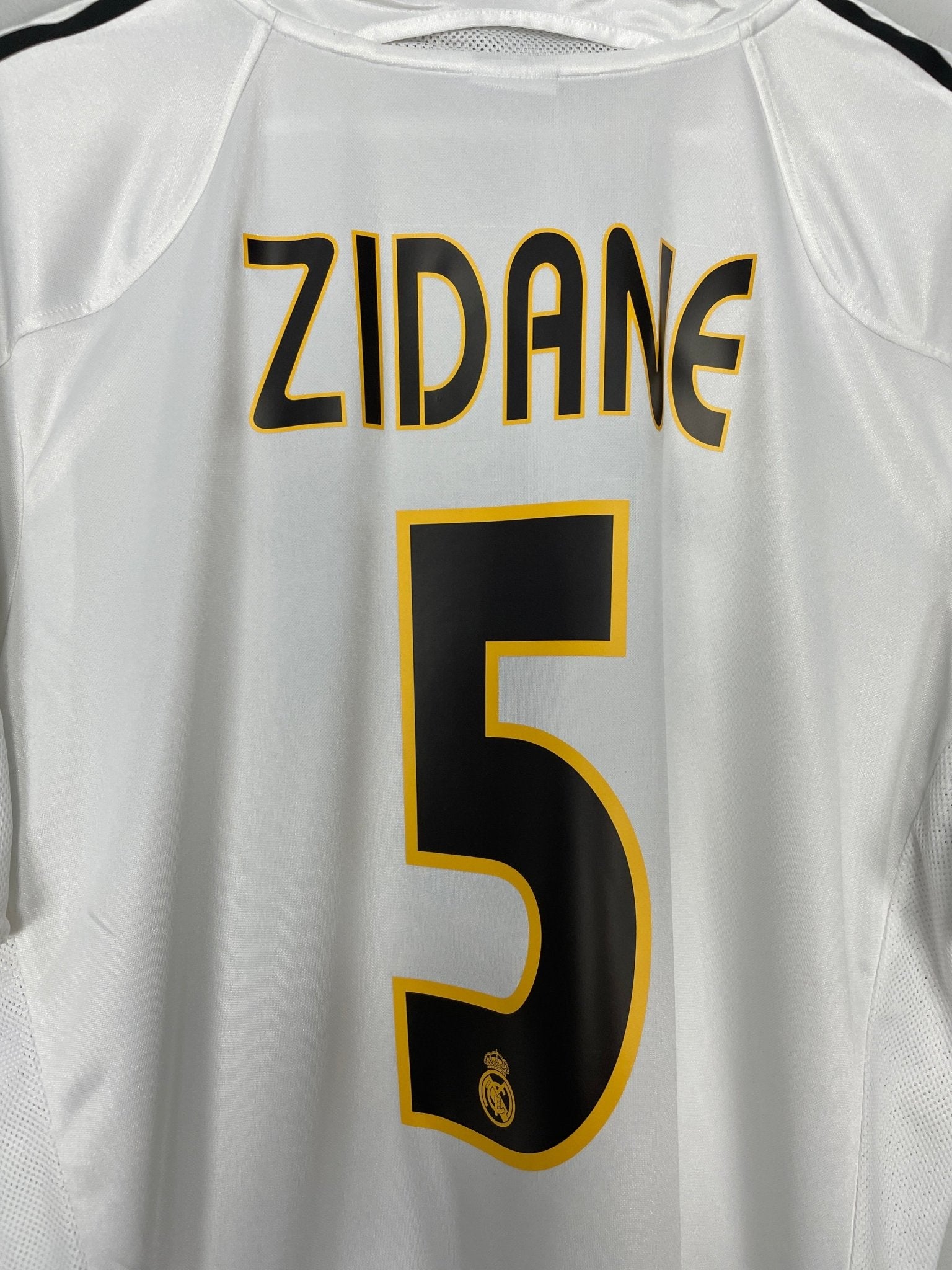 Shop 2004/05 REAL MADRID ZIDANE #5 HOME SHIRT (L) ADIDAS, classic football shirts, vintage football shirts & retro soccer jerseys at Cult Kits