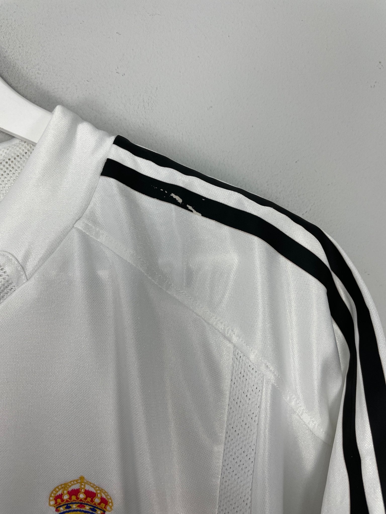 Shop 2004/05 REAL MADRID ZIDANE #5 HOME SHIRT (L) ADIDAS, classic football shirts, vintage football shirts & retro soccer jerseys at Cult Kits