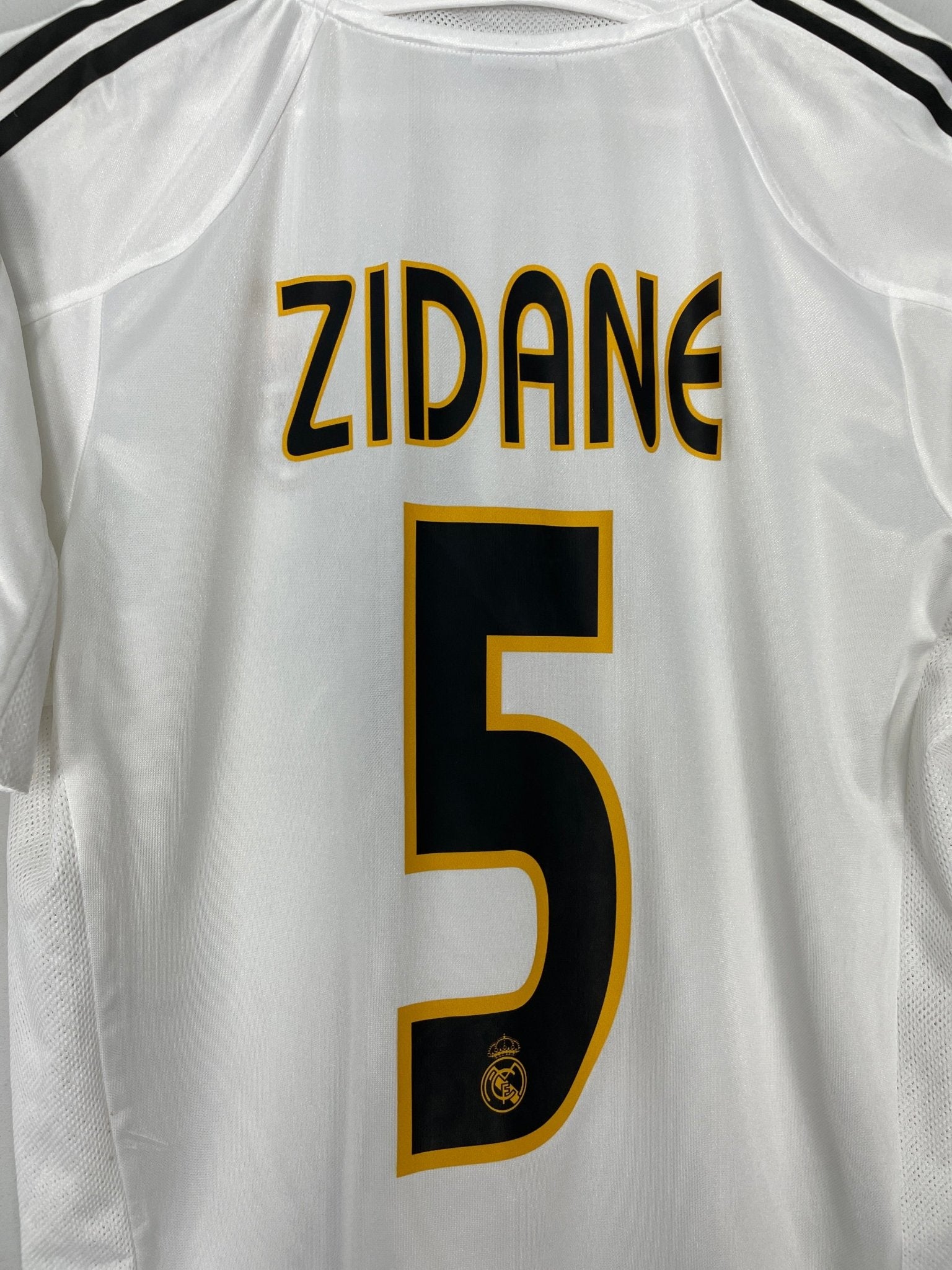 Shop 2004/05 REAL MADRID ZIDANE #5 HOME SHIRT (S) ADIDAS, classic football shirts, vintage football shirts & retro soccer jerseys at Cult Kits