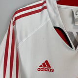 Shop 2004/05 RIVER PLATE HOME SHIRT (L) ADIDAS, classic football shirts, vintage football shirts & retro soccer jerseys at Cult Kits