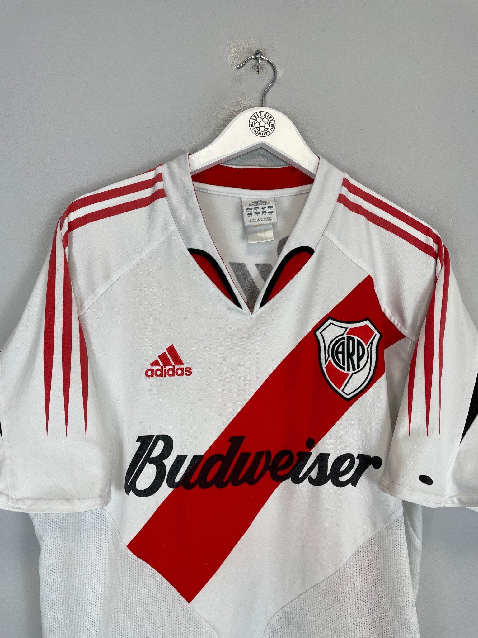Shop 2004/05 RIVER PLATE HOME SHIRT (L) ADIDAS, classic football shirts, vintage football shirts & retro soccer jerseys at Cult Kits