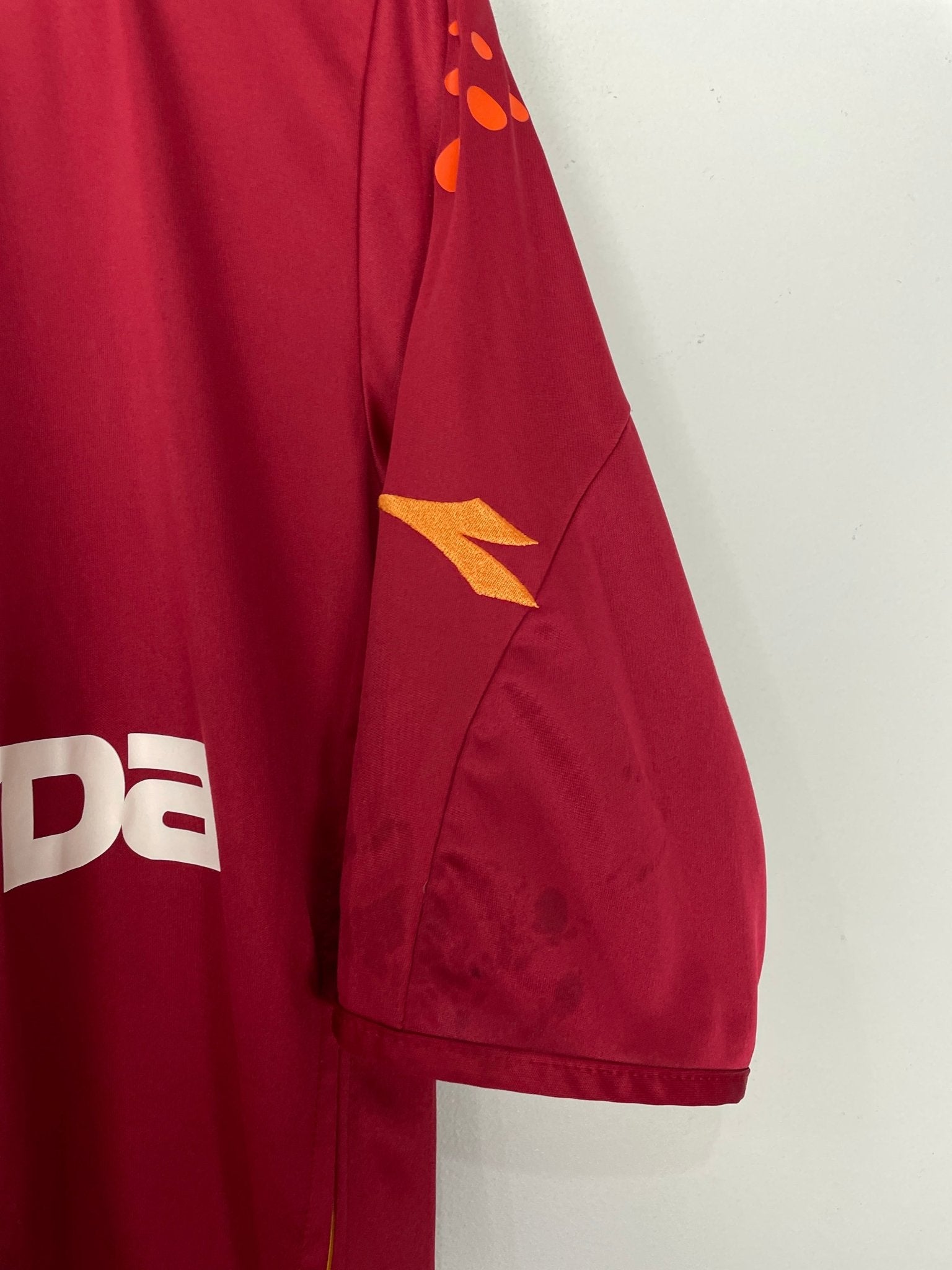 Shop 2004/05 ROMA TOTTI #10 HOME SHIRT (XL) DIADORA, classic football shirts, vintage football shirts & retro soccer jerseys at Cult Kits