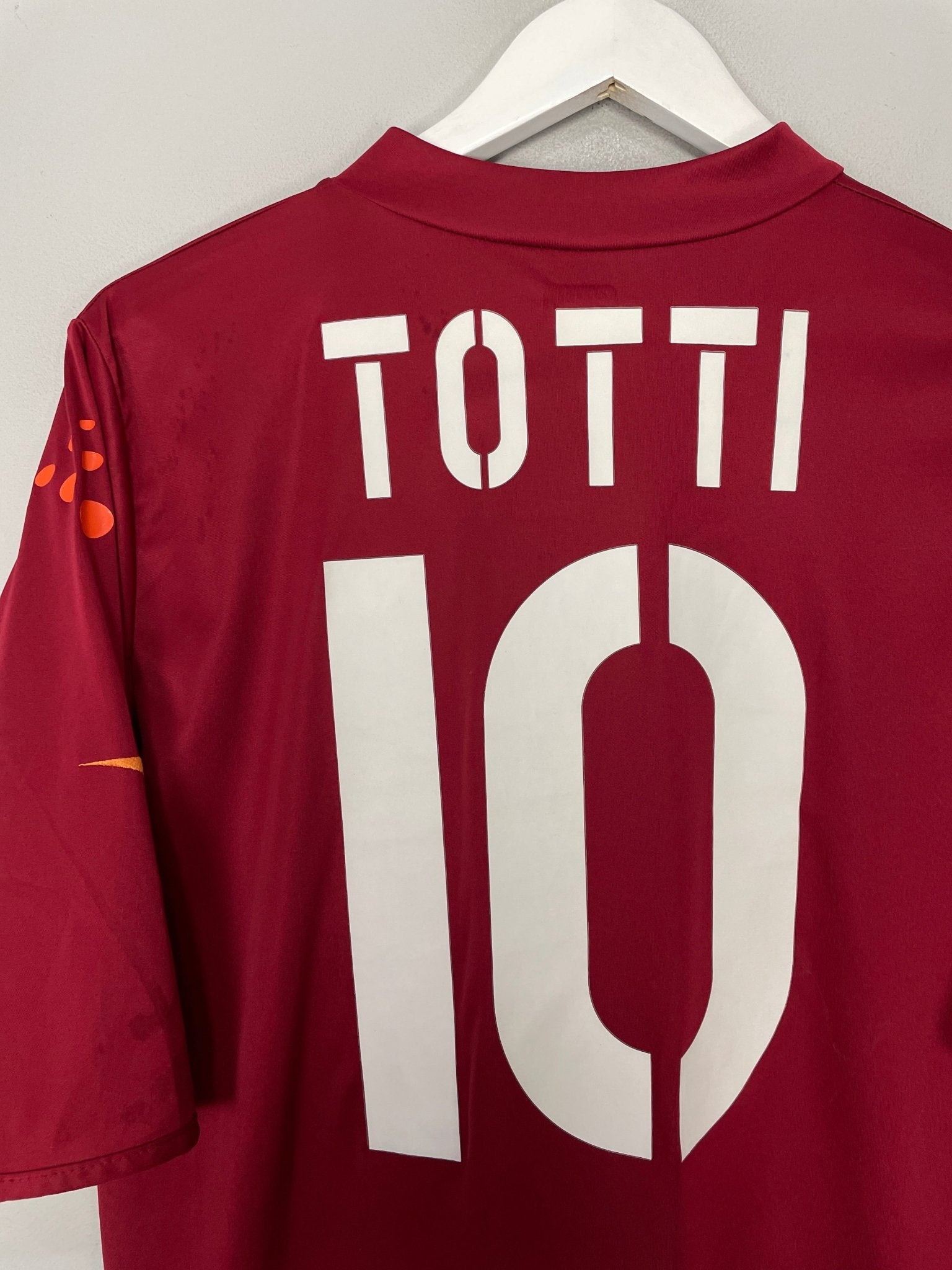 Shop 2004/05 ROMA TOTTI #10 HOME SHIRT (XL) DIADORA, classic football shirts, vintage football shirts & retro soccer jerseys at Cult Kits