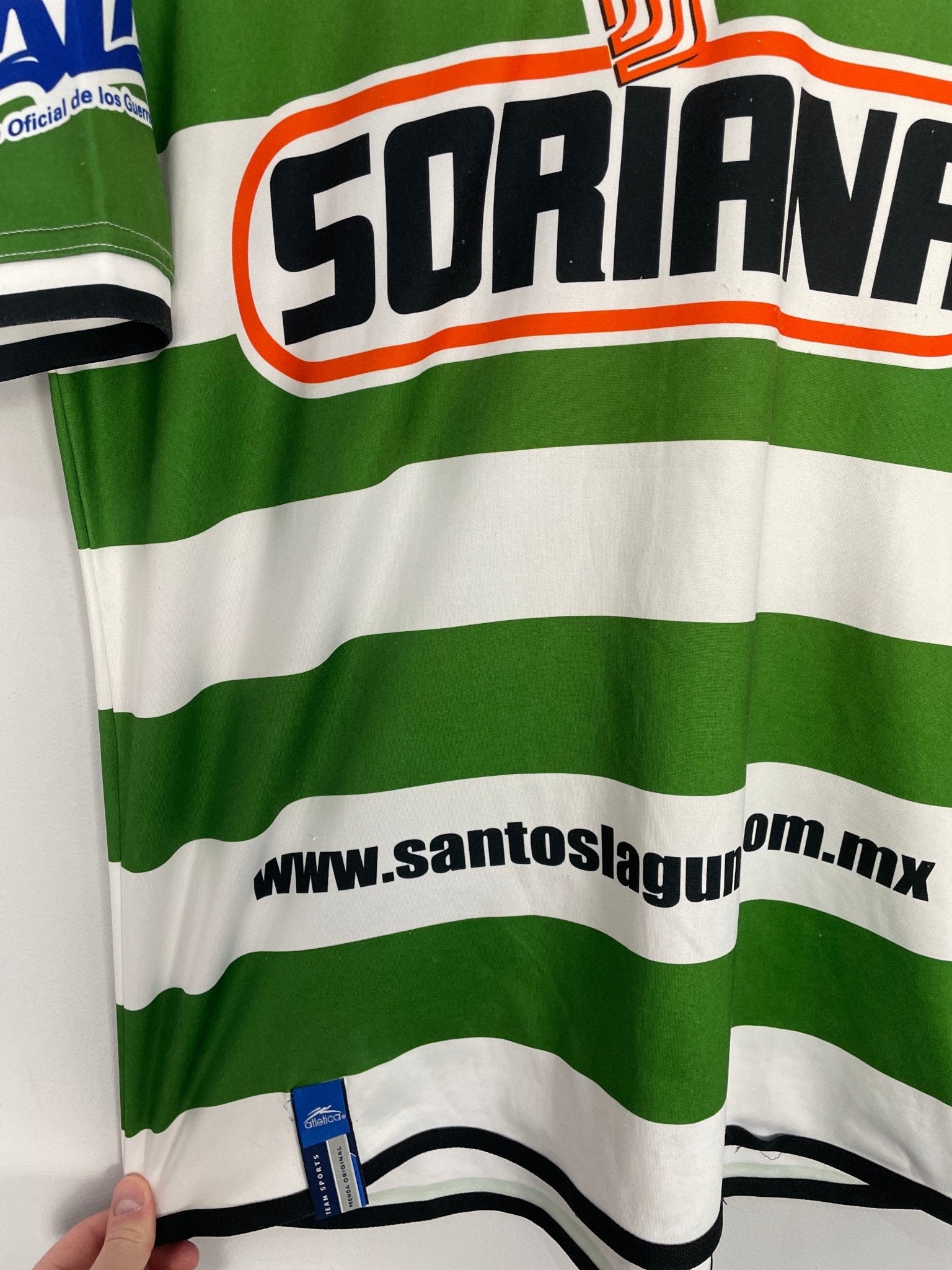 Shop 2004/05 SANTOS LAGUNA HOME SHIRT (L) ATLETICA, classic football shirts, vintage football shirts & retro soccer jerseys at Cult Kits