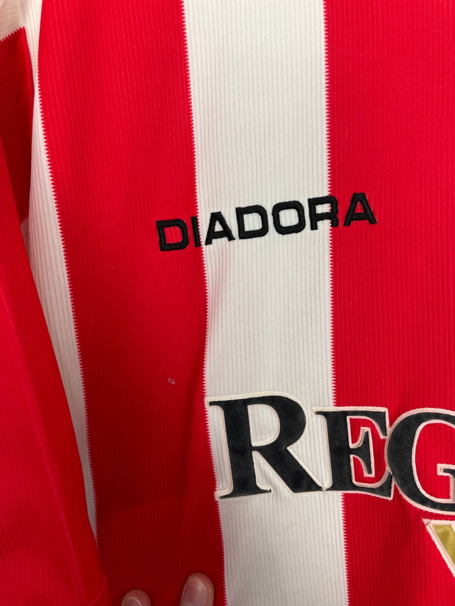 Shop 2004/05 SUNDERLAND HOME SHIRT (L) DIADORA, classic football shirts, vintage football shirts & retro soccer jerseys at Cult Kits