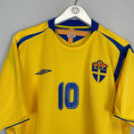 Shop 2004/05 SWEDEN IBRAHIMOVIC #10 HOME SHIRT (XL) UMBRO, classic football shirts, vintage football shirts & retro soccer jerseys at Cult Kits