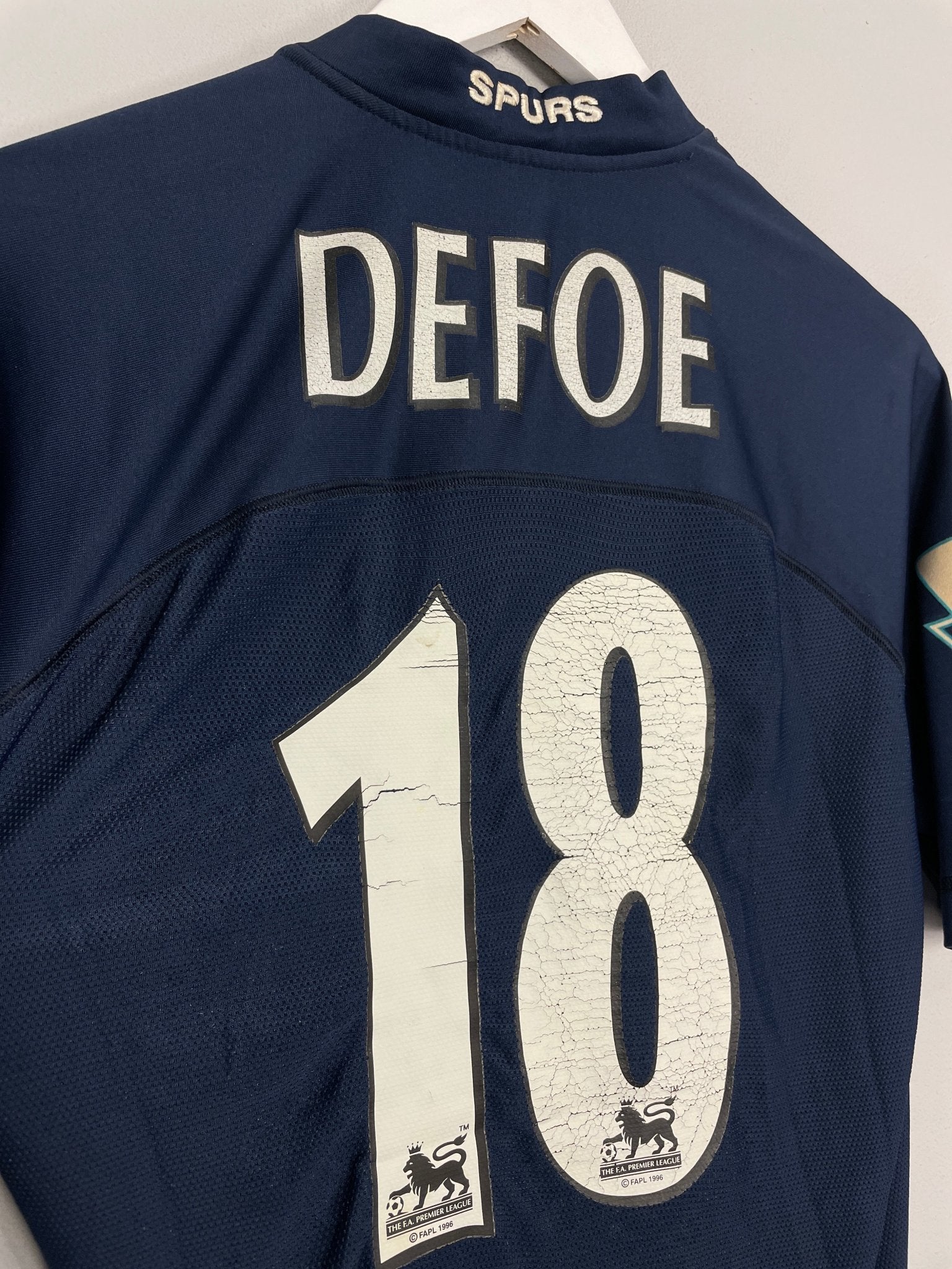 Shop 2004/05 TOTTENHAM DEFOE #18 AWAY SHIRT (M) KAPPA, classic football shirts, vintage football shirts & retro soccer jerseys at Cult Kits