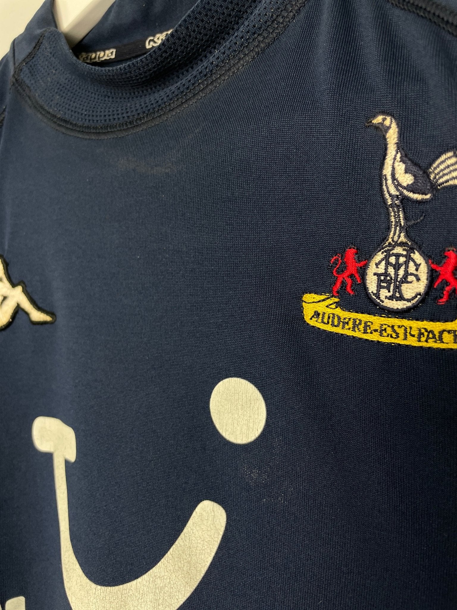 Shop 2004/05 TOTTENHAM DEFOE #18 AWAY SHIRT (M) KAPPA, classic football shirts, vintage football shirts & retro soccer jerseys at Cult Kits