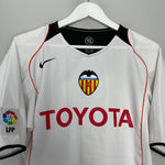 Shop 2004/05 VALENCIA AIMAR #21 HOME SHIRT (M) NIKE, classic football shirts, vintage football shirts & retro soccer jerseys at Cult Kits
