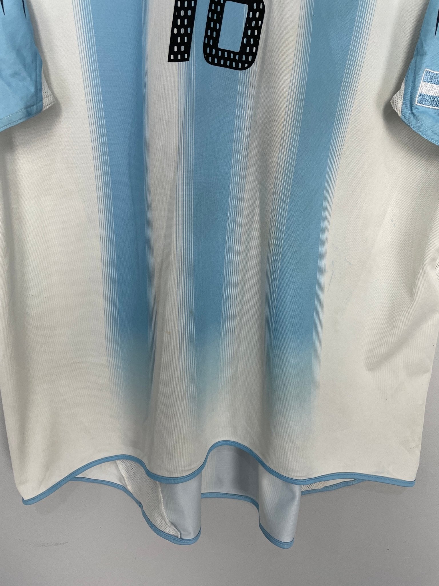 Shop 2004/06 ARGENTINA MESSI #18 HOME SHIRT (XL) ADIDAS, classic football shirts, vintage football shirts & retro soccer jerseys at Cult Kits