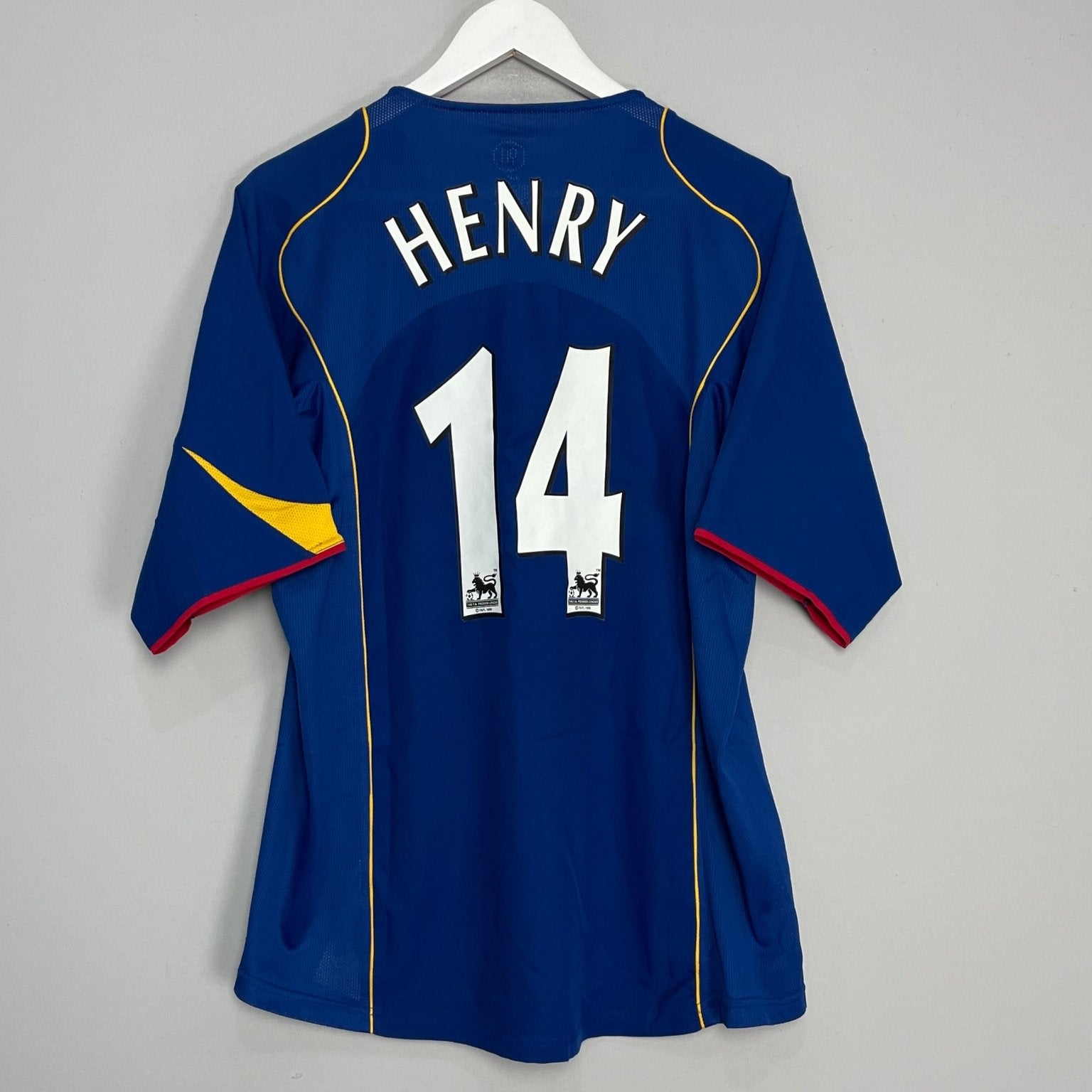 Shop 2004/06 ARSENAL HENRY #14 AWAY SHIRT (L) NIKE, classic football shirts, vintage football shirts & retro soccer jerseys at Cult Kits