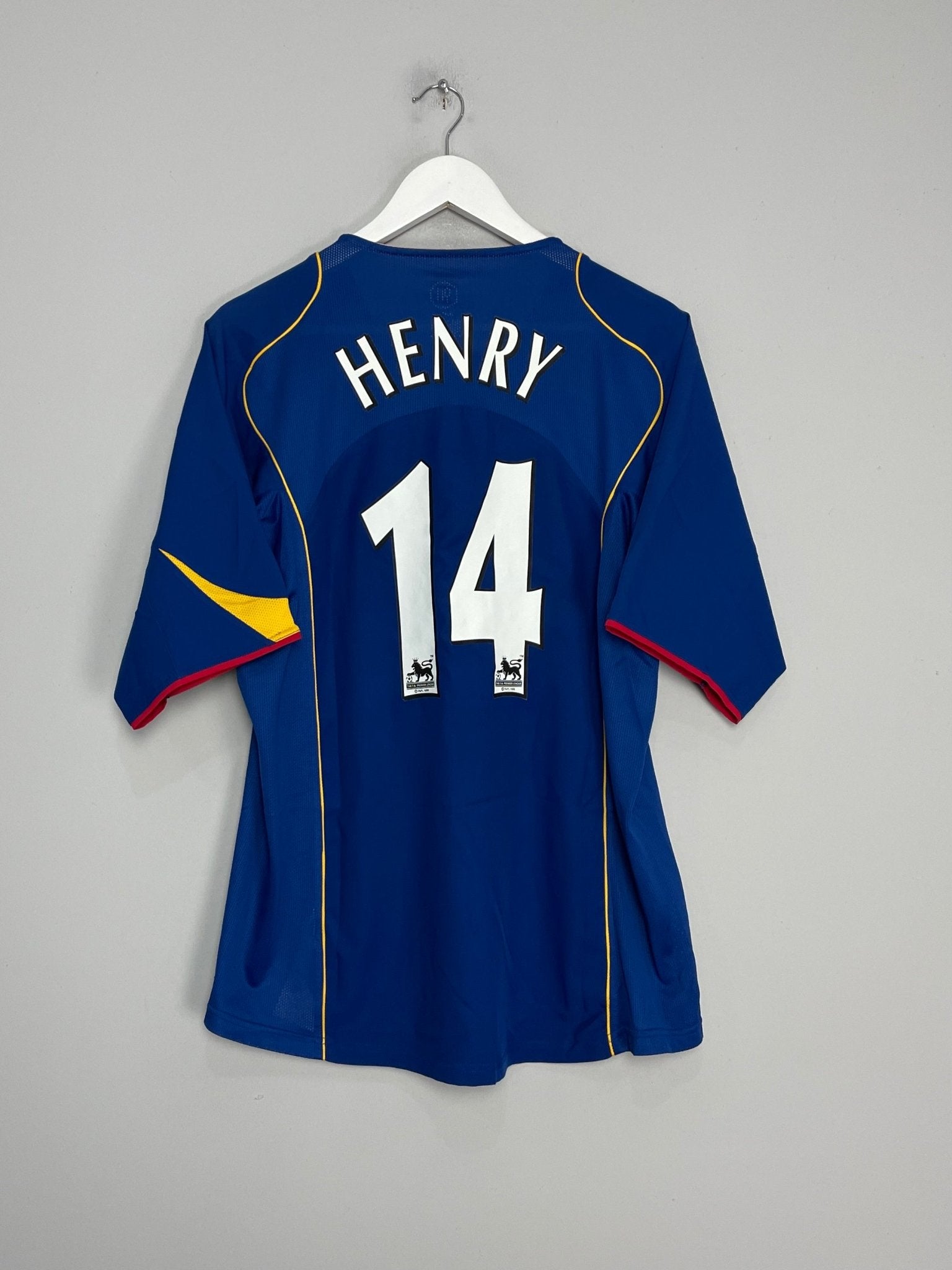 Shop 2004/06 ARSENAL HENRY #14 AWAY SHIRT (L) NIKE, classic football shirts, vintage football shirts & retro soccer jerseys at Cult Kits