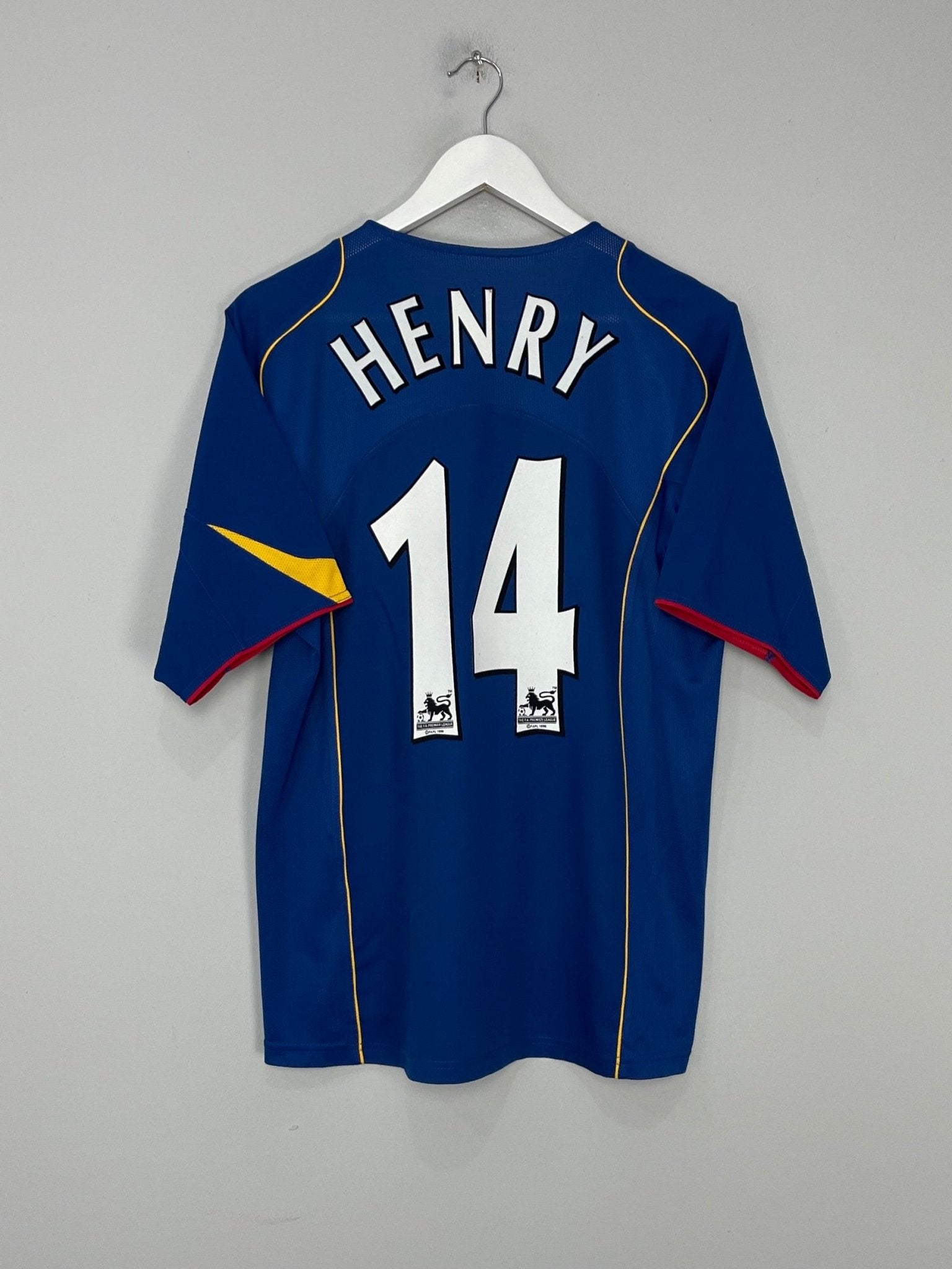 Shop 2004/06 ARSENAL HENRY #14 AWAY SHIRT (M) NIKE, classic football shirts, vintage football shirts & retro soccer jerseys at Cult Kits