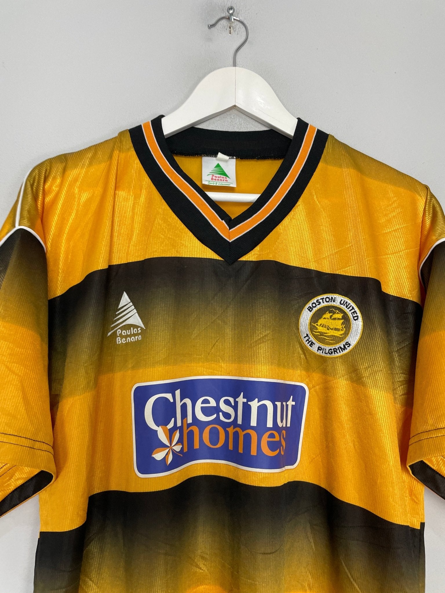 Shop 2004/06 BOSTON UNITED HOME SHIRT (L) PAULAS BENARA, classic football shirts, vintage football shirts & retro soccer jerseys at Cult Kits